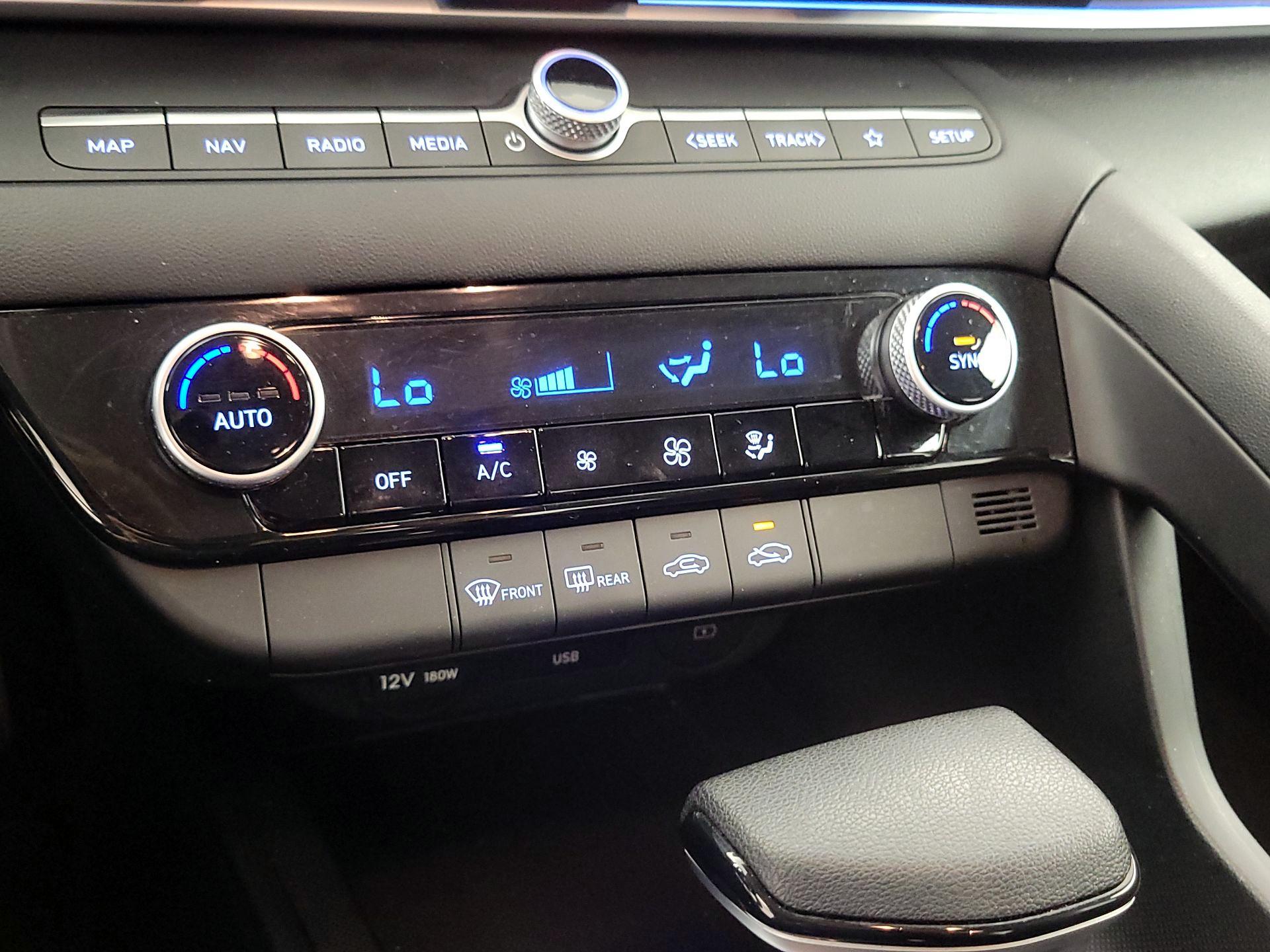 Thumbnail: 2024 Hyundai Elantra - 16