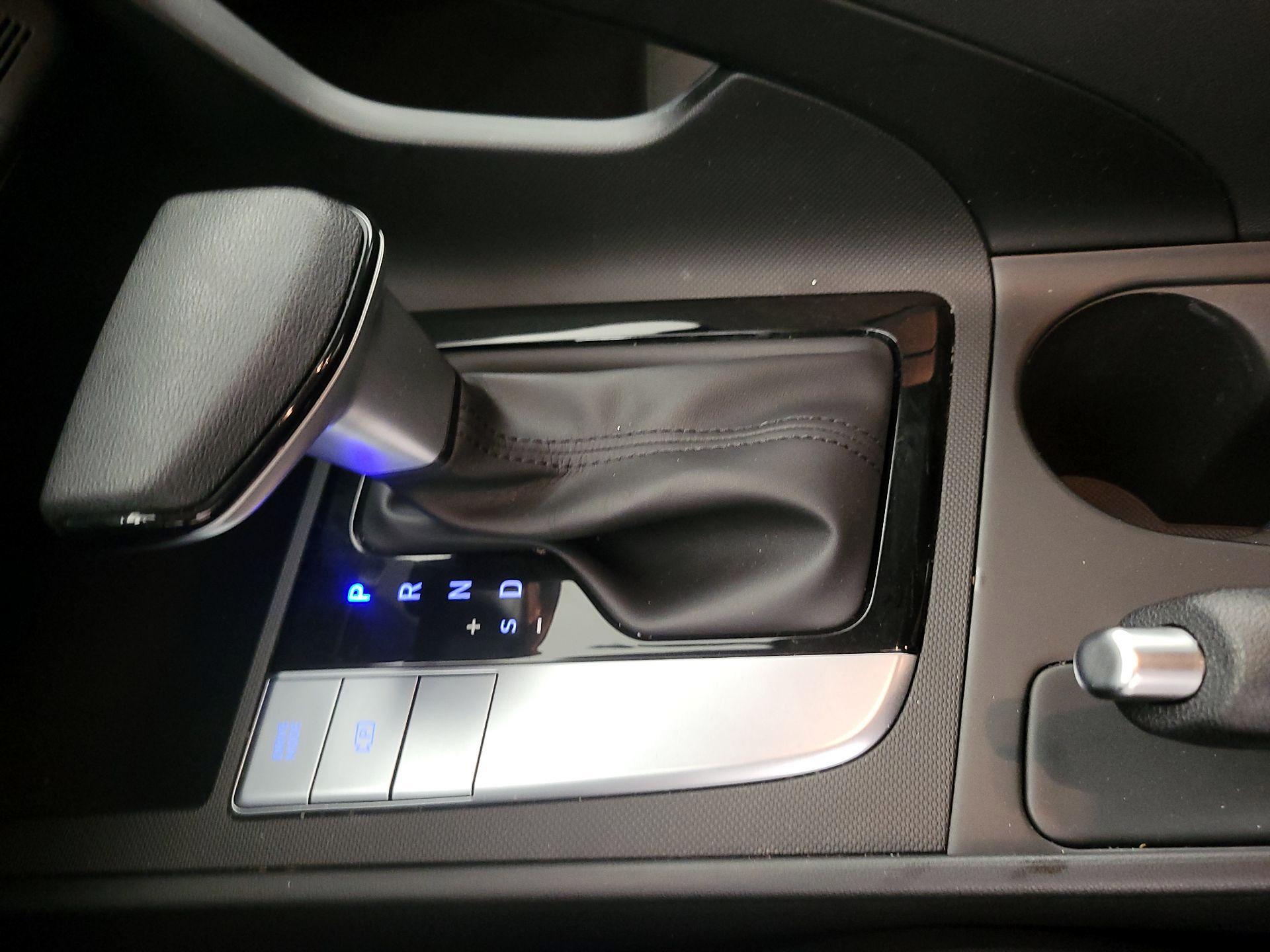 Thumbnail: 2024 Hyundai Elantra - 17