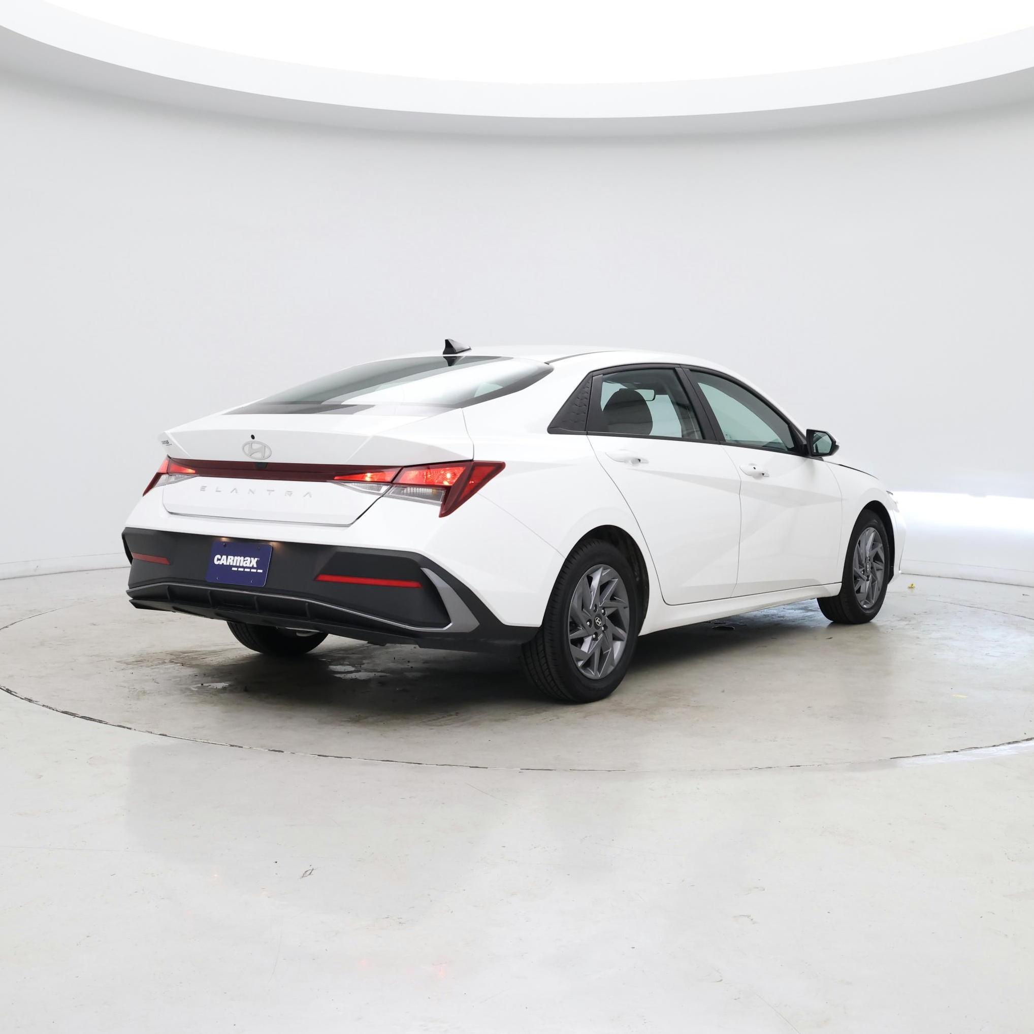 Thumbnail: 2024 Hyundai Elantra - 8