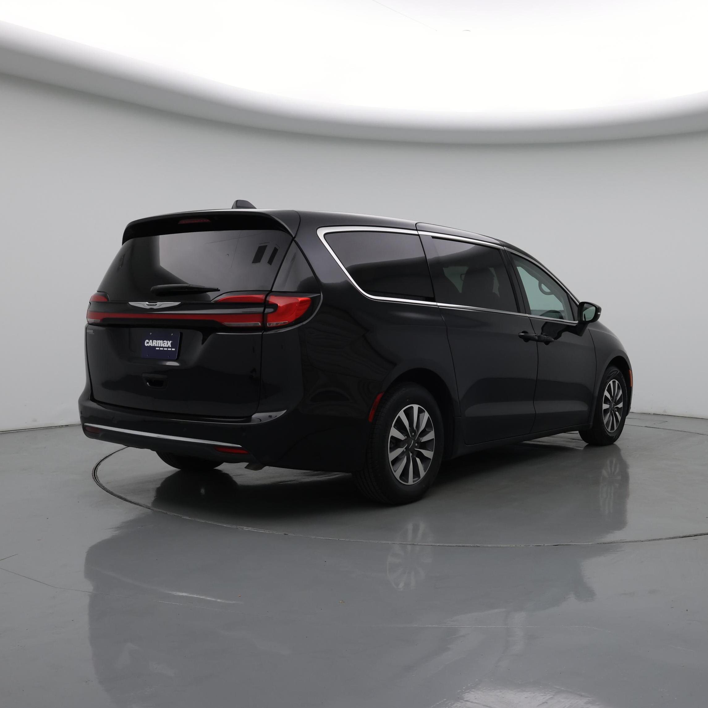 Thumbnail: 2023 Chrysler Pacifica - 8