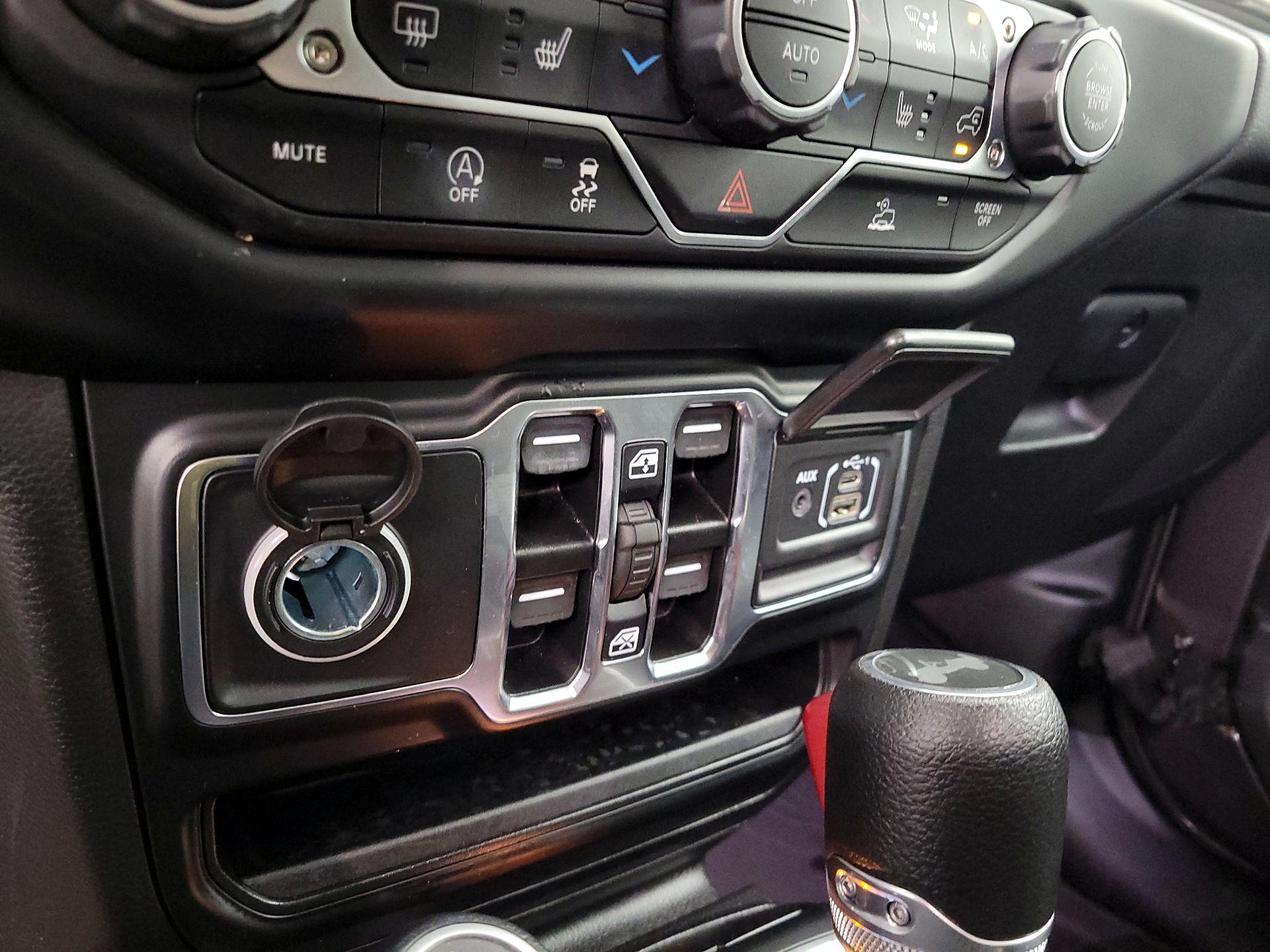Thumbnail: 2022 Jeep Wrangler - 19