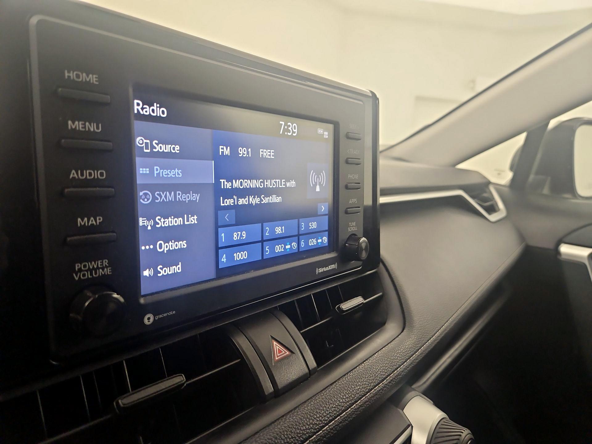Thumbnail: 2021 Toyota RAV4 - 13