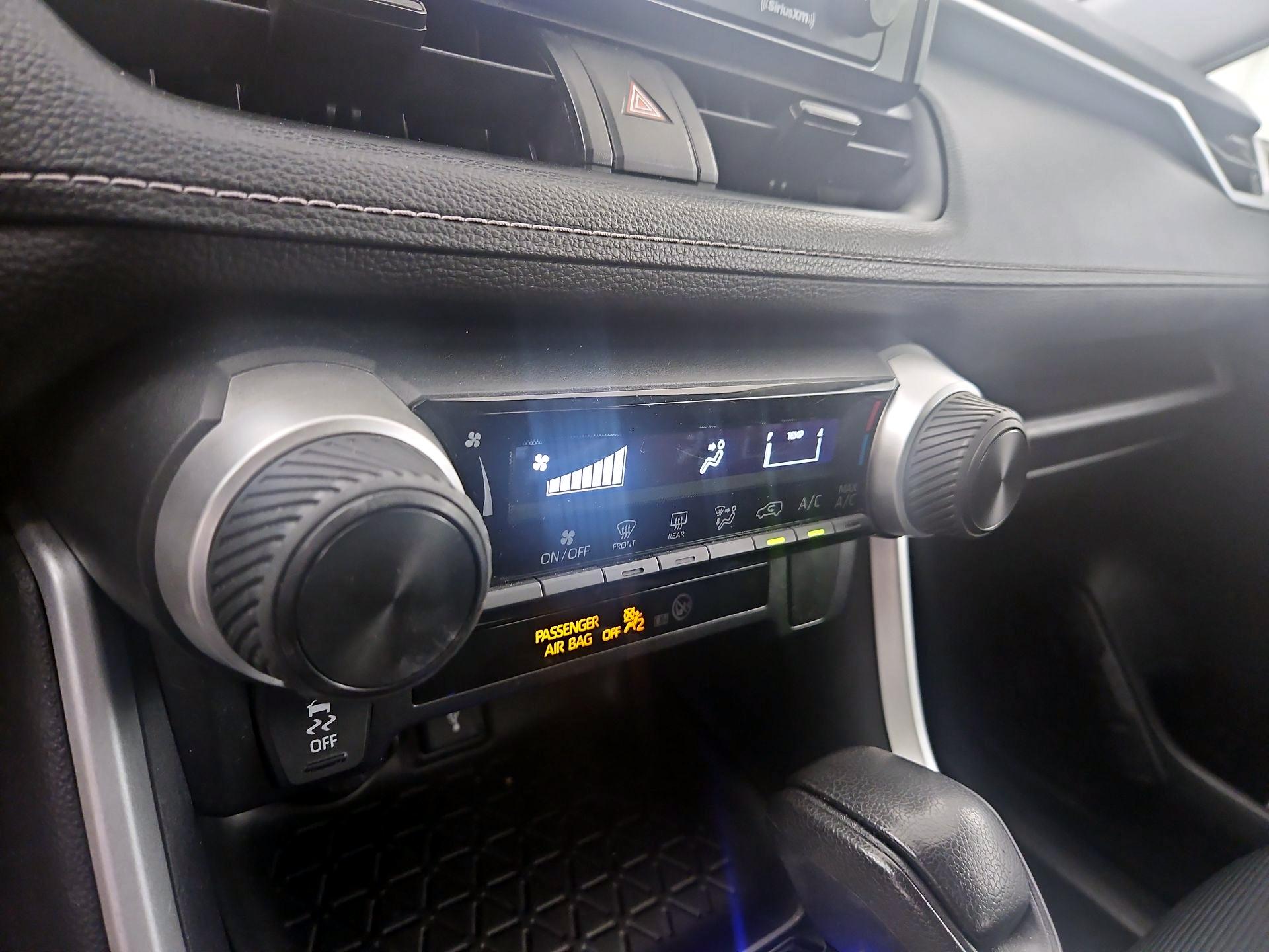 Thumbnail: 2021 Toyota RAV4 - 14