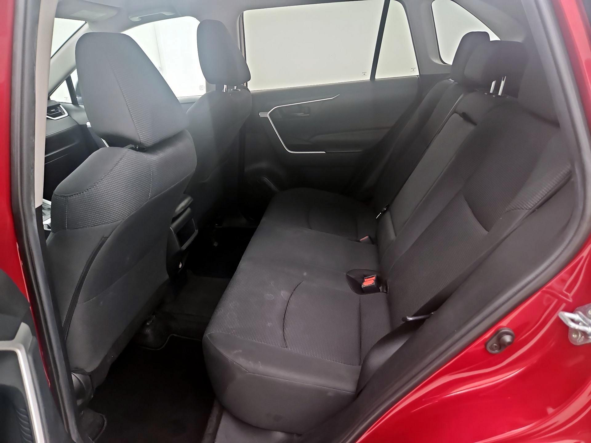 Thumbnail: 2021 Toyota RAV4 - 17