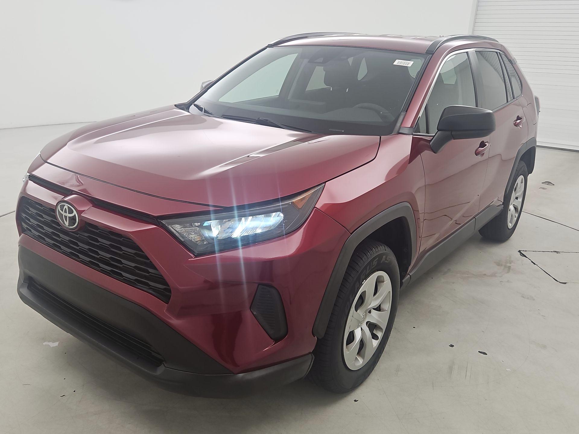 Thumbnail: 2021 Toyota RAV4 - 3