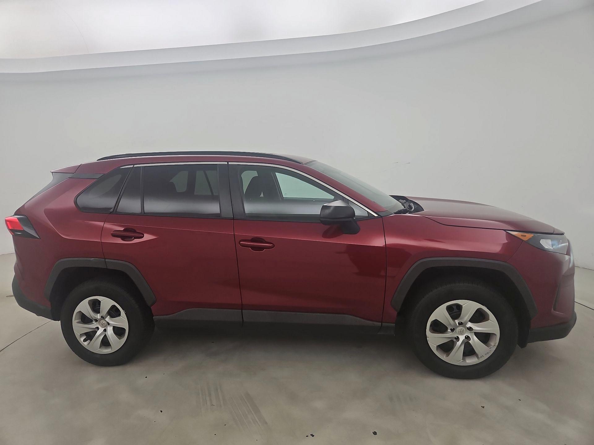 Thumbnail: 2021 Toyota RAV4 - 4