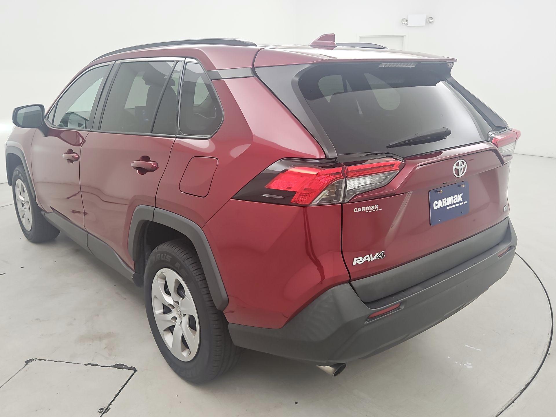 Thumbnail: 2021 Toyota RAV4 - 7