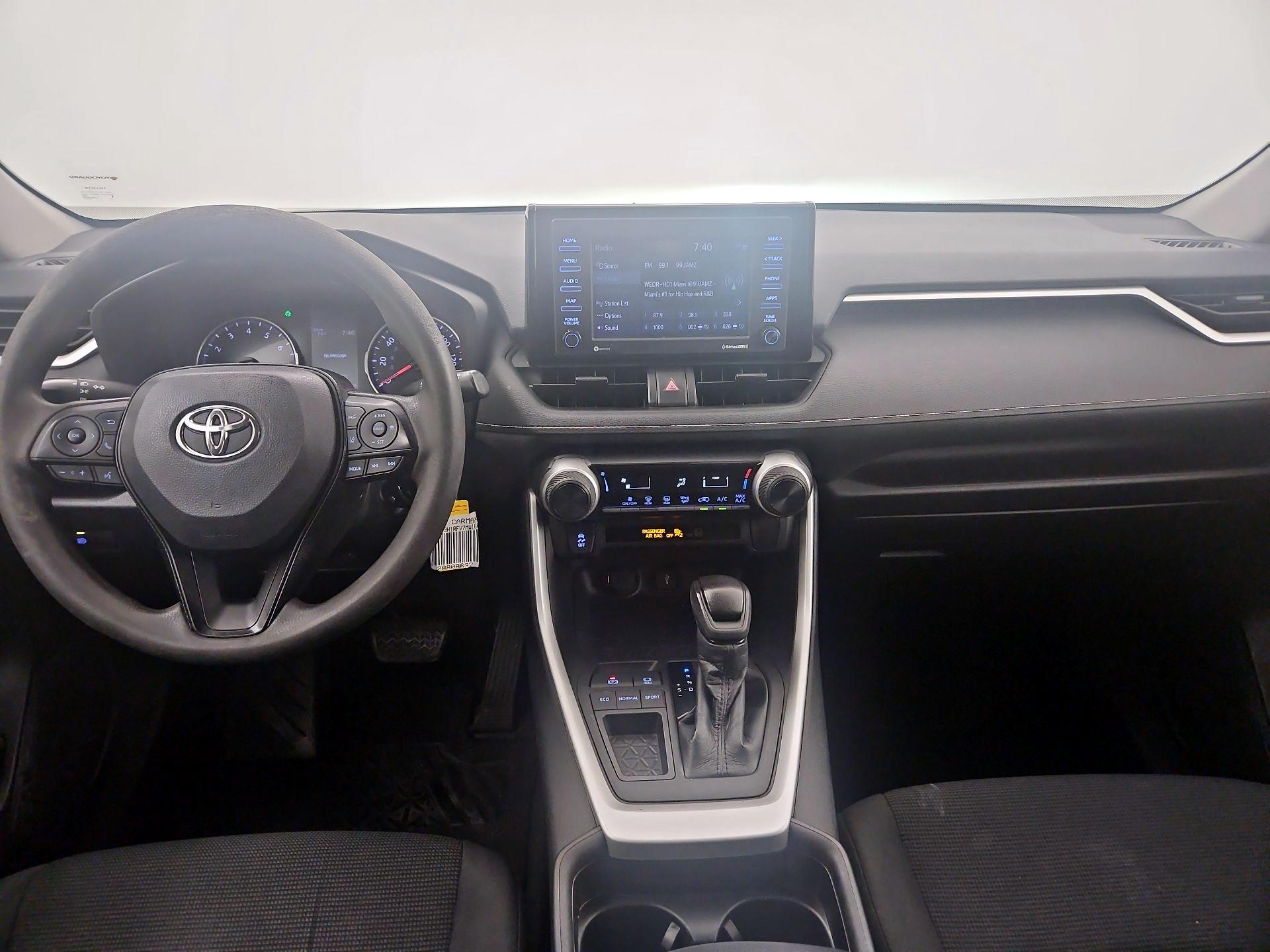 Thumbnail: 2021 Toyota RAV4 - 8