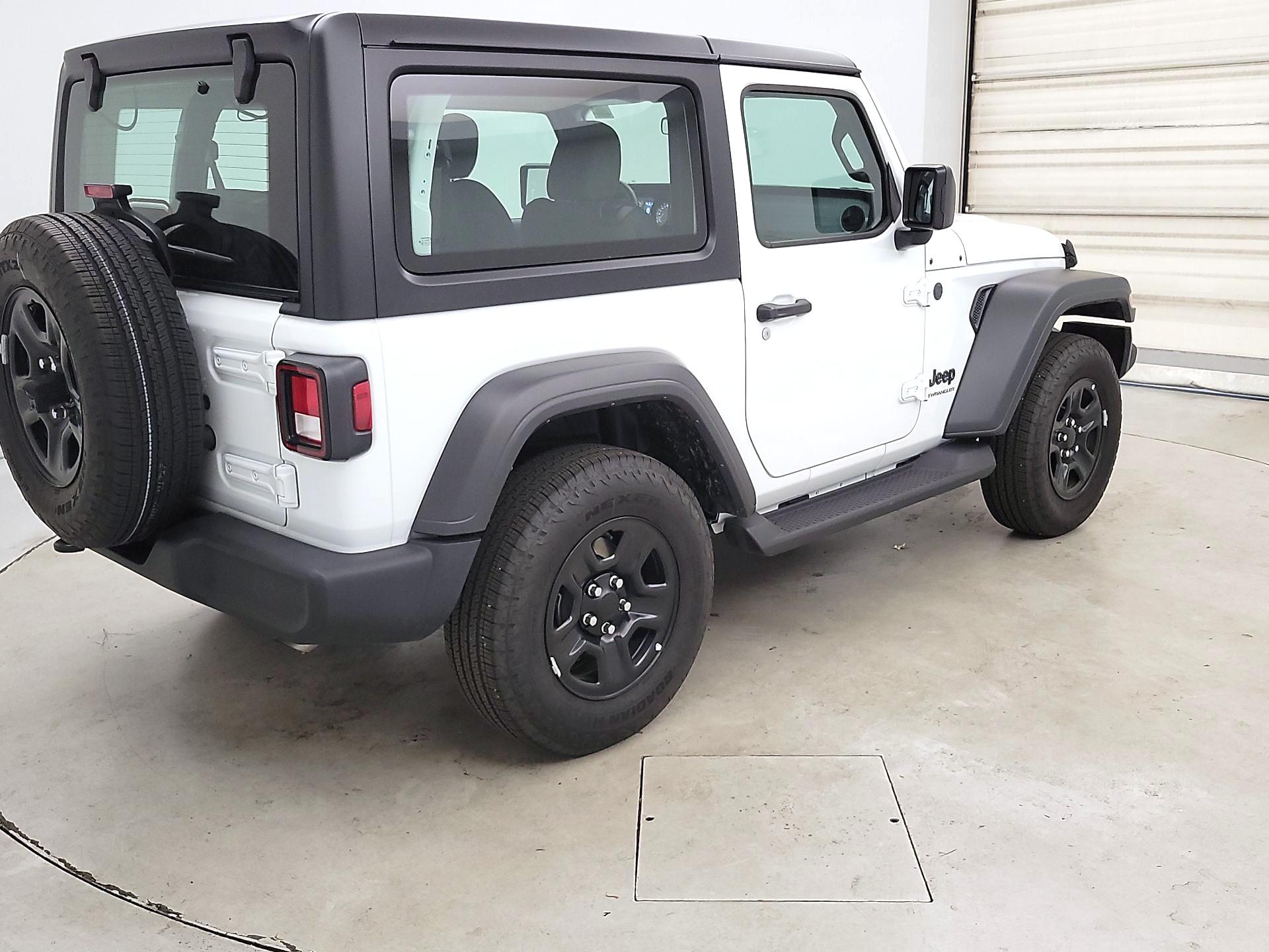 Thumbnail: 2025 Jeep Wrangler - 5