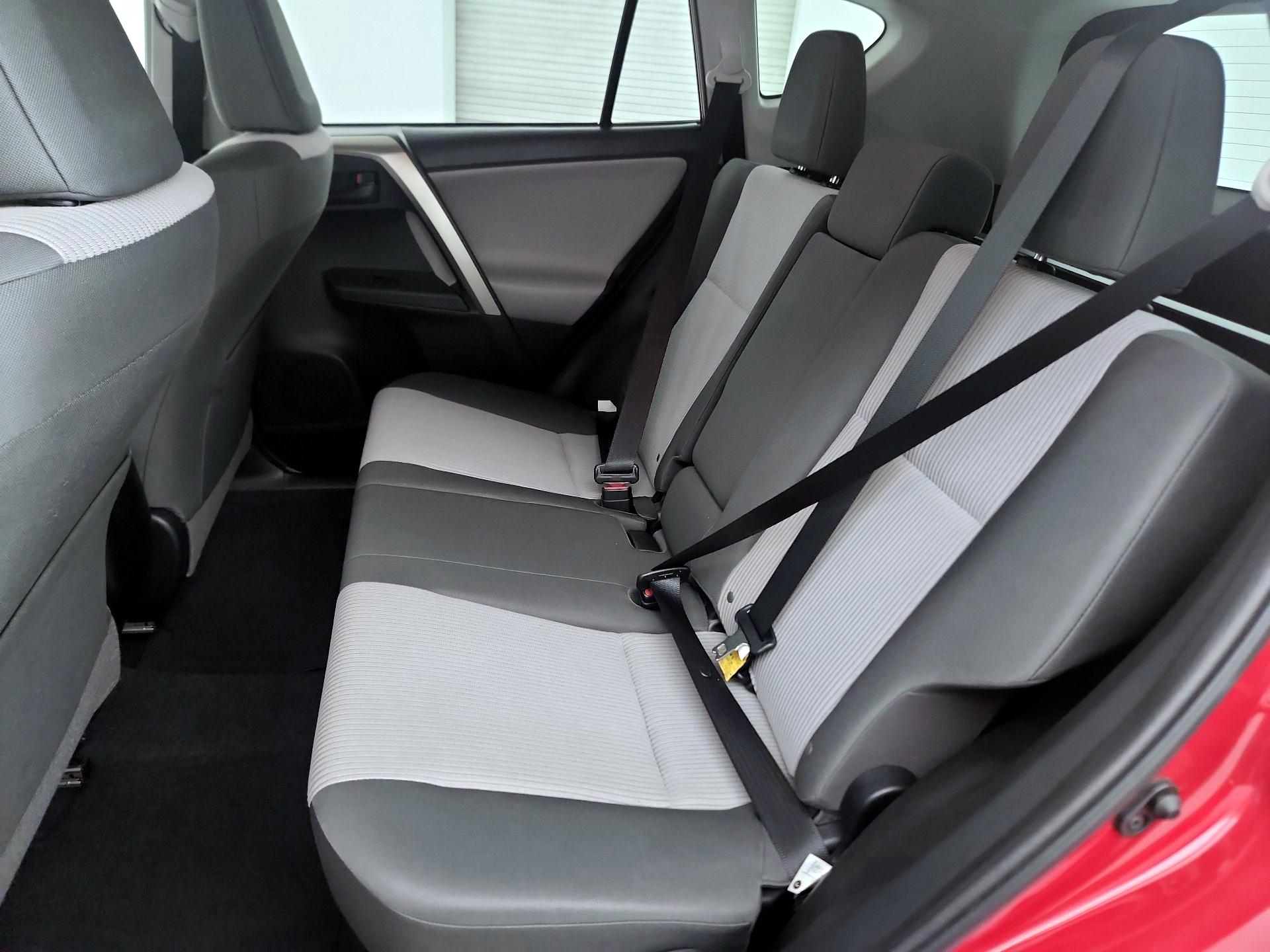 Thumbnail: 2015 Toyota RAV4 - 19