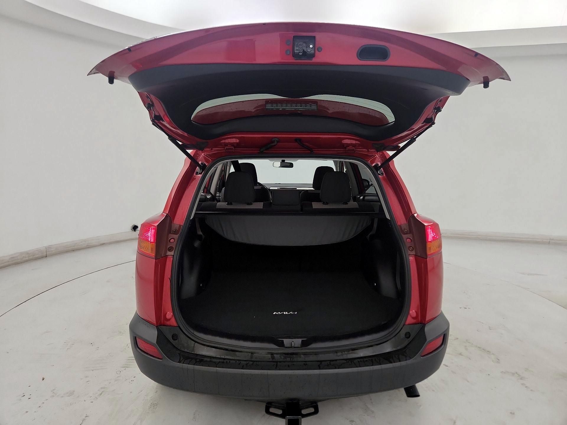 Thumbnail: 2015 Toyota RAV4 - 20