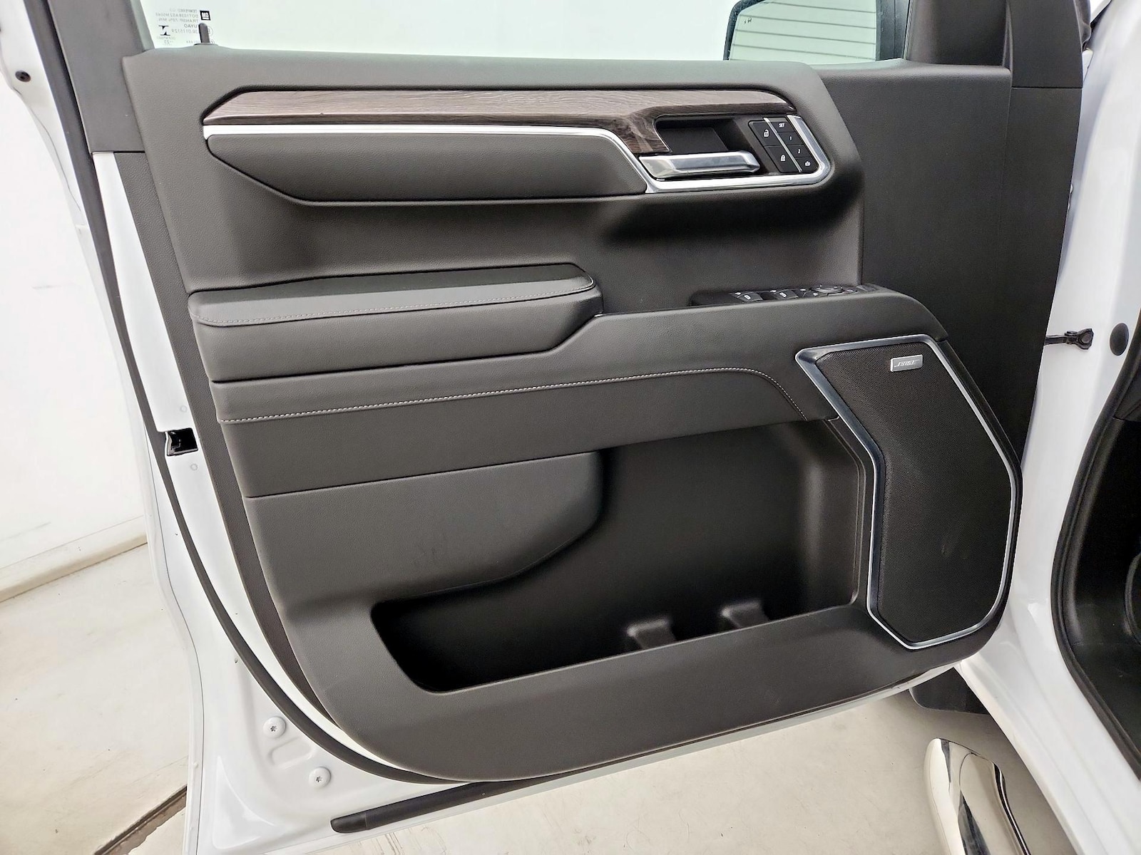 2023 Chevrolet Silverado 1500 LTZ - Photo 13