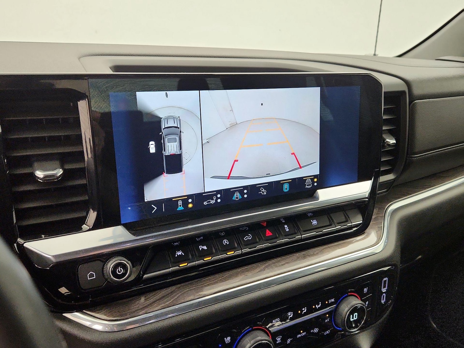 2023 Chevrolet Silverado 1500 LTZ - Photo 16