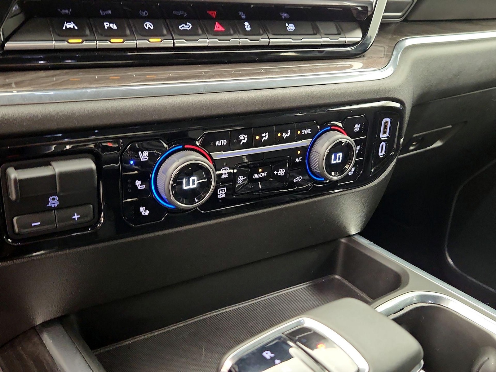 2023 Chevrolet Silverado 1500 LTZ - Photo 18