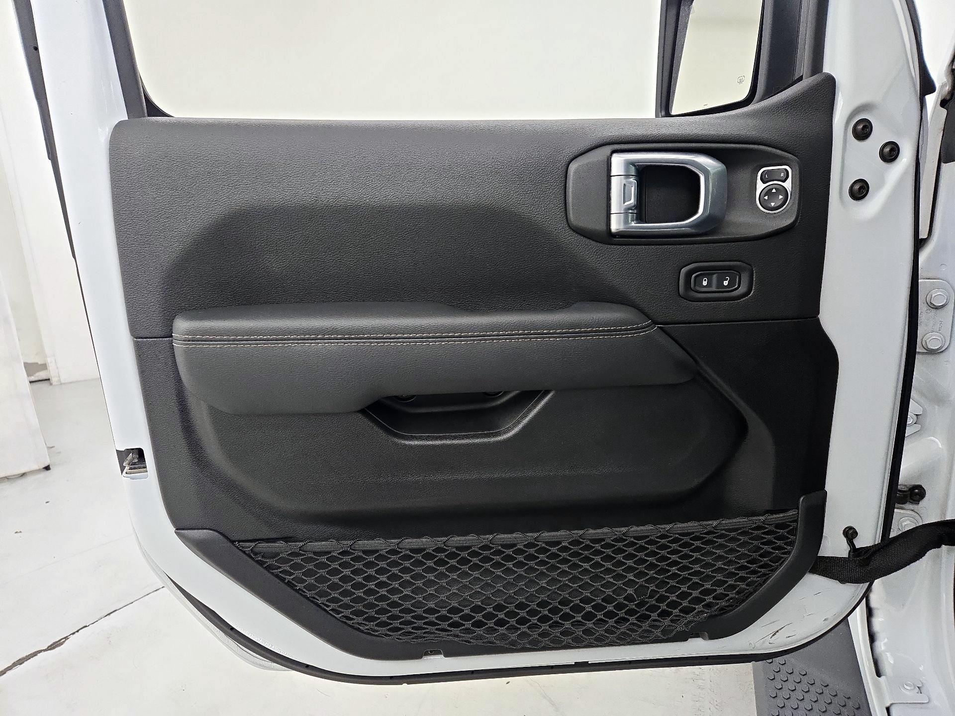 Thumbnail: 2021 Jeep Wrangler - 12