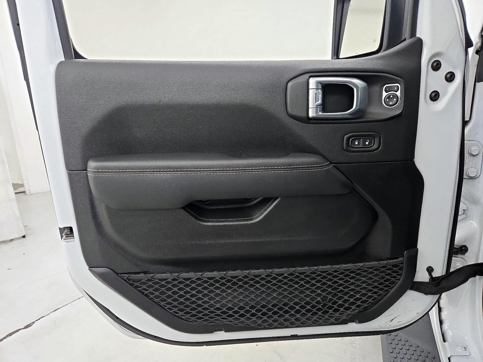 2021 Jeep Wrangler Unlimited Sahara 4XE - Photo 13
