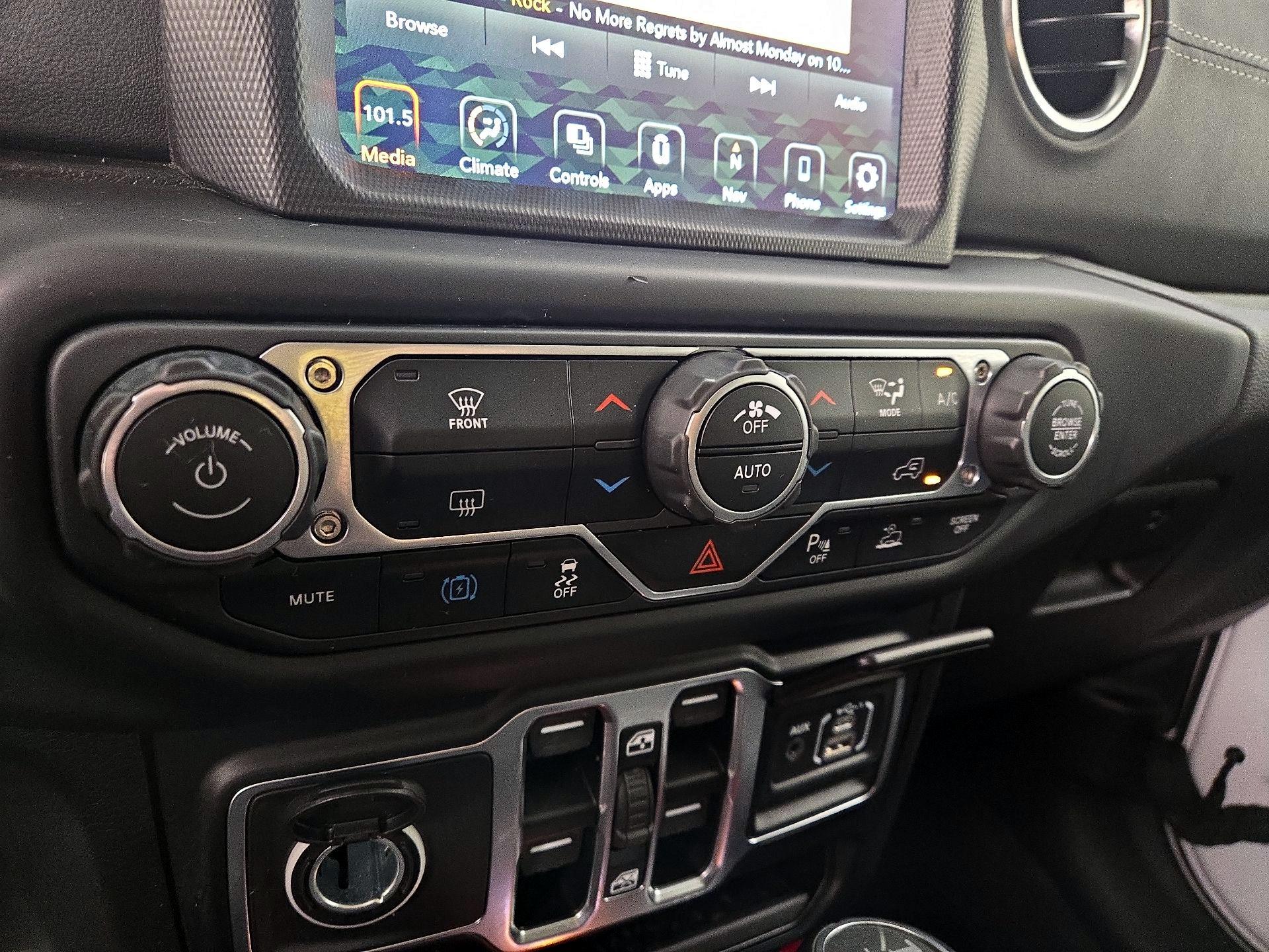 Thumbnail: 2021 Jeep Wrangler - 17
