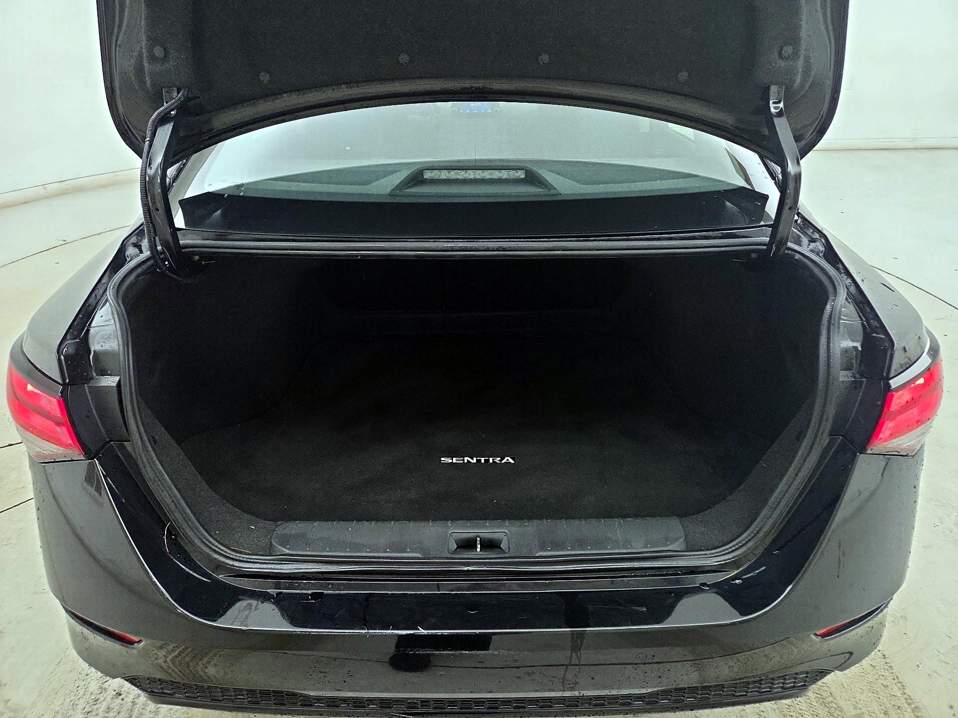 Thumbnail: 2023 Nissan Sentra - 20