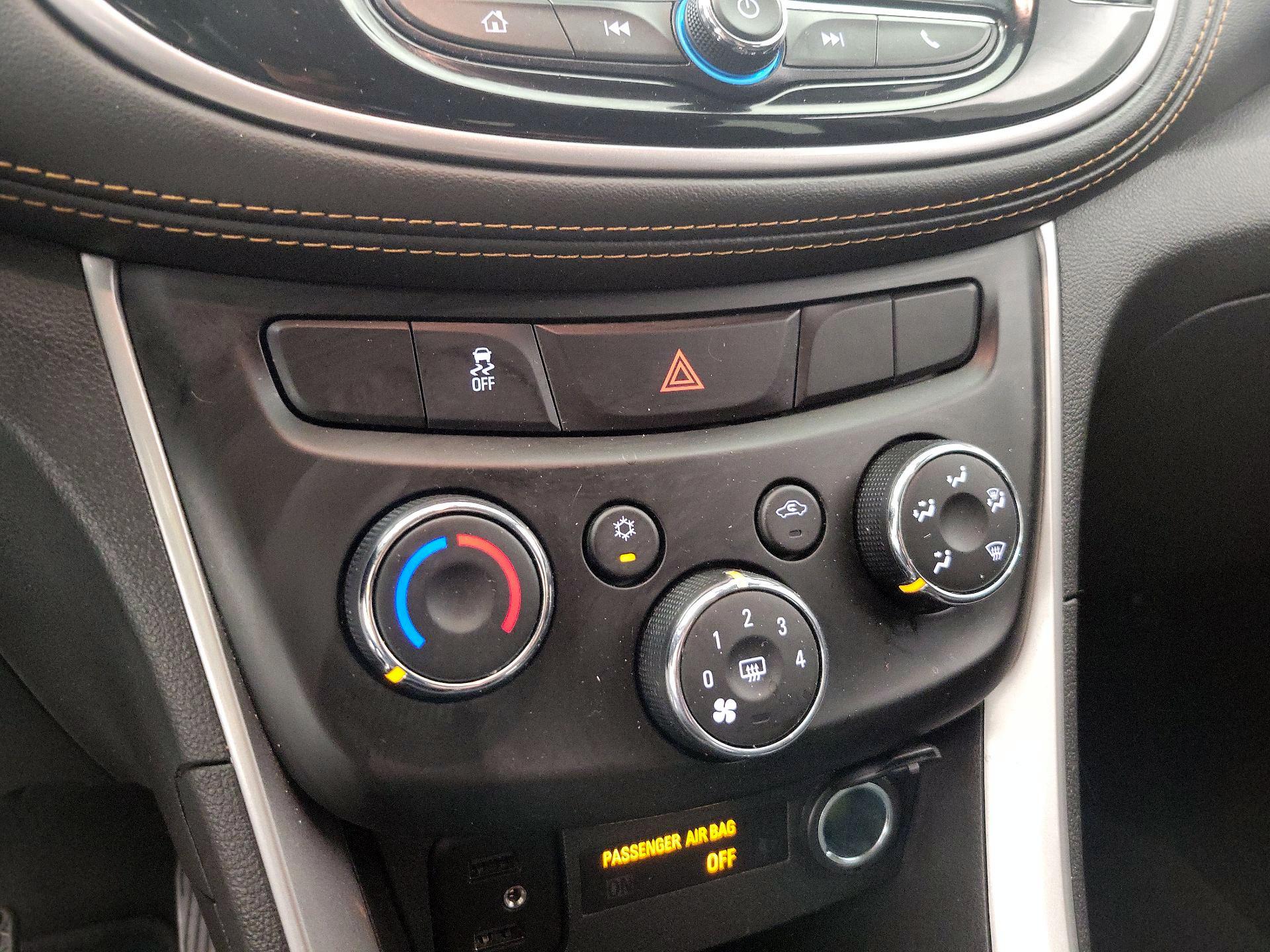 Thumbnail: 2022 Chevrolet Trax - 16
