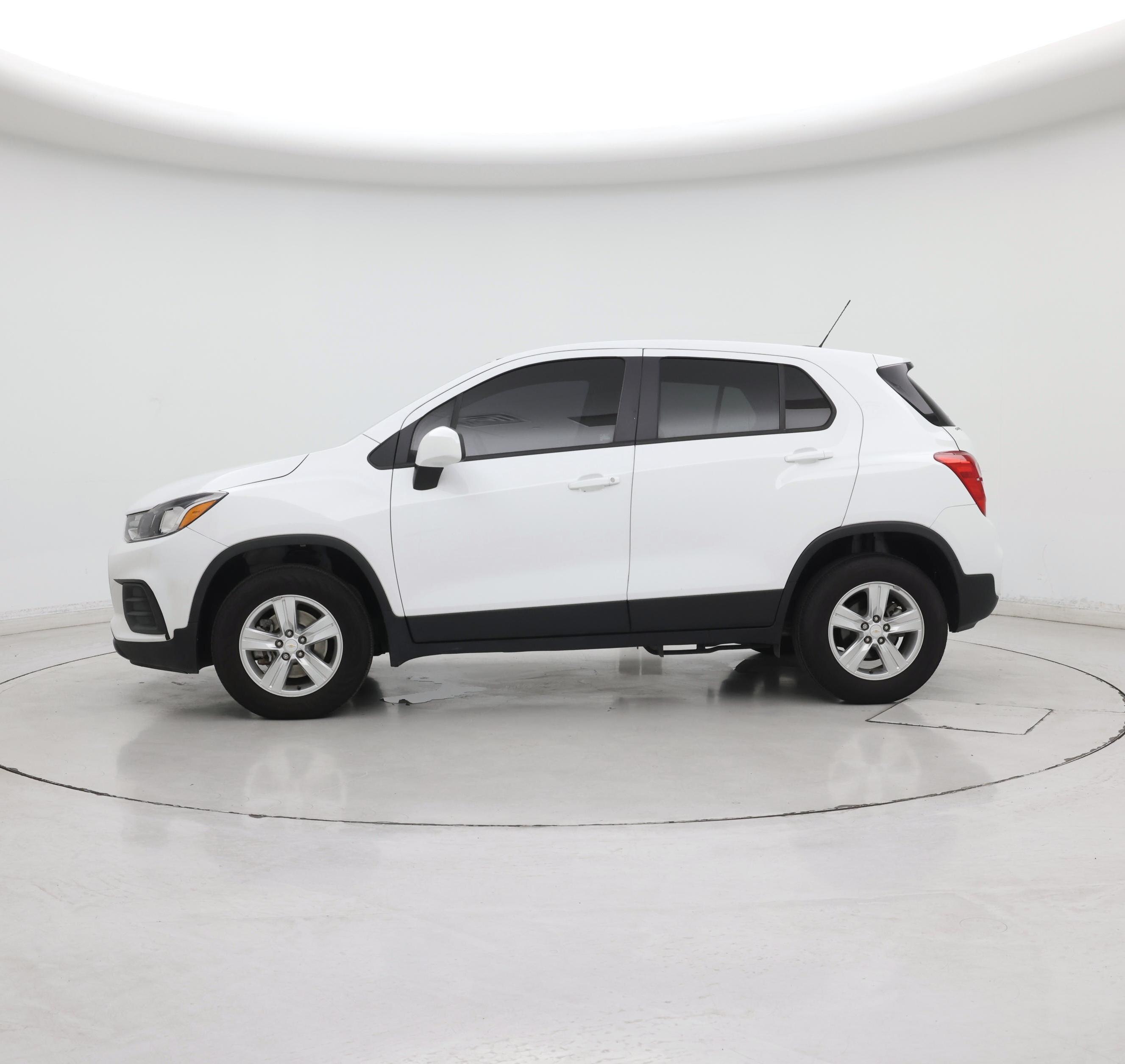 Thumbnail: 2022 Chevrolet Trax - 3