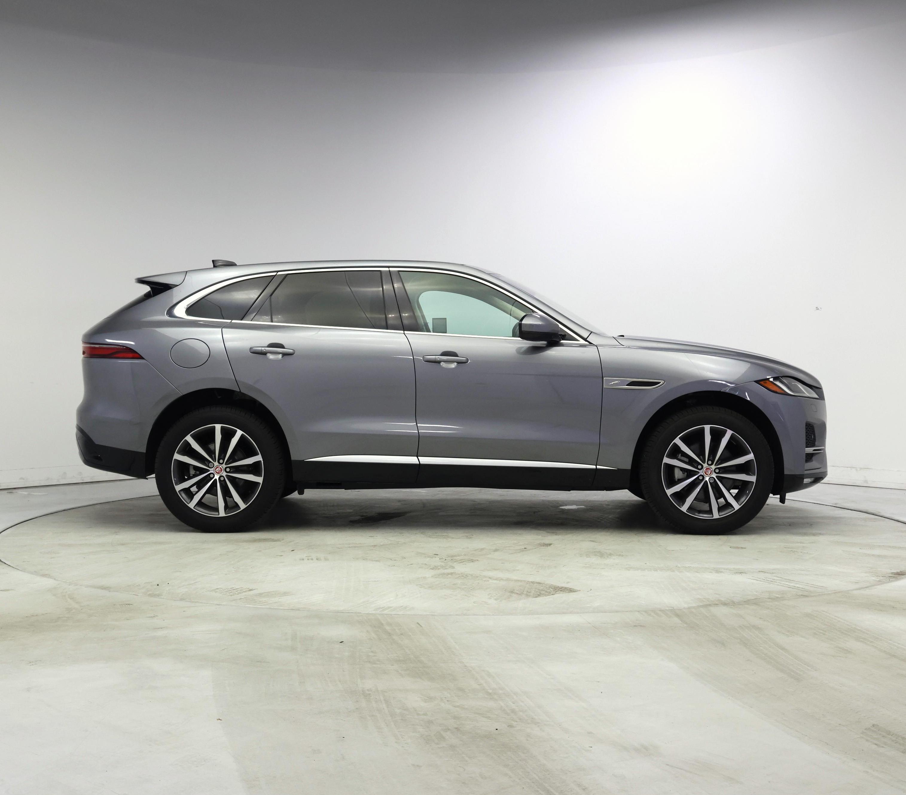 Thumbnail: 2023 Jaguar F-Pace - 7