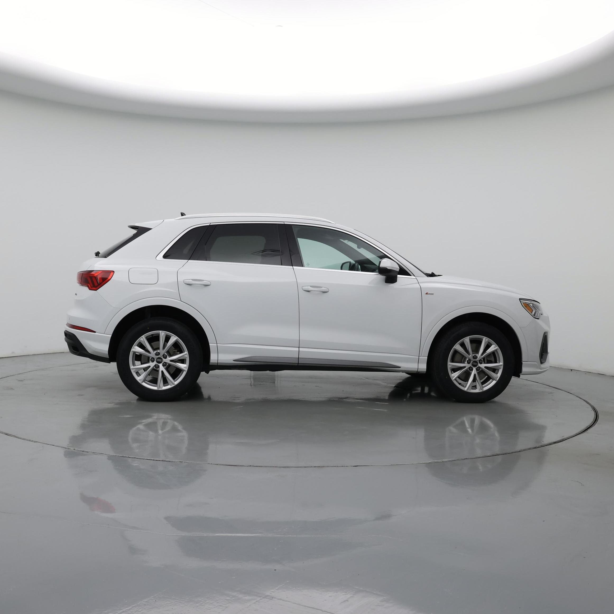 Thumbnail: 2024 Audi Q3 - 7