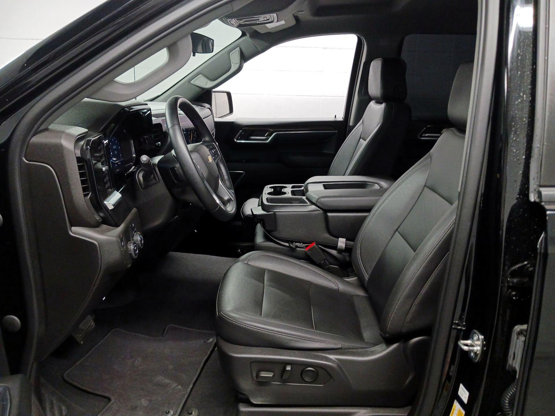 Thumbnail: 2023 Chevrolet Silverado 1500 - 9