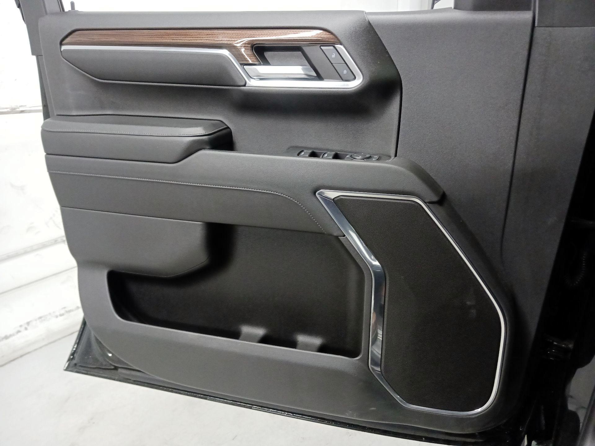 Thumbnail: 2023 Chevrolet Silverado 1500 - 10