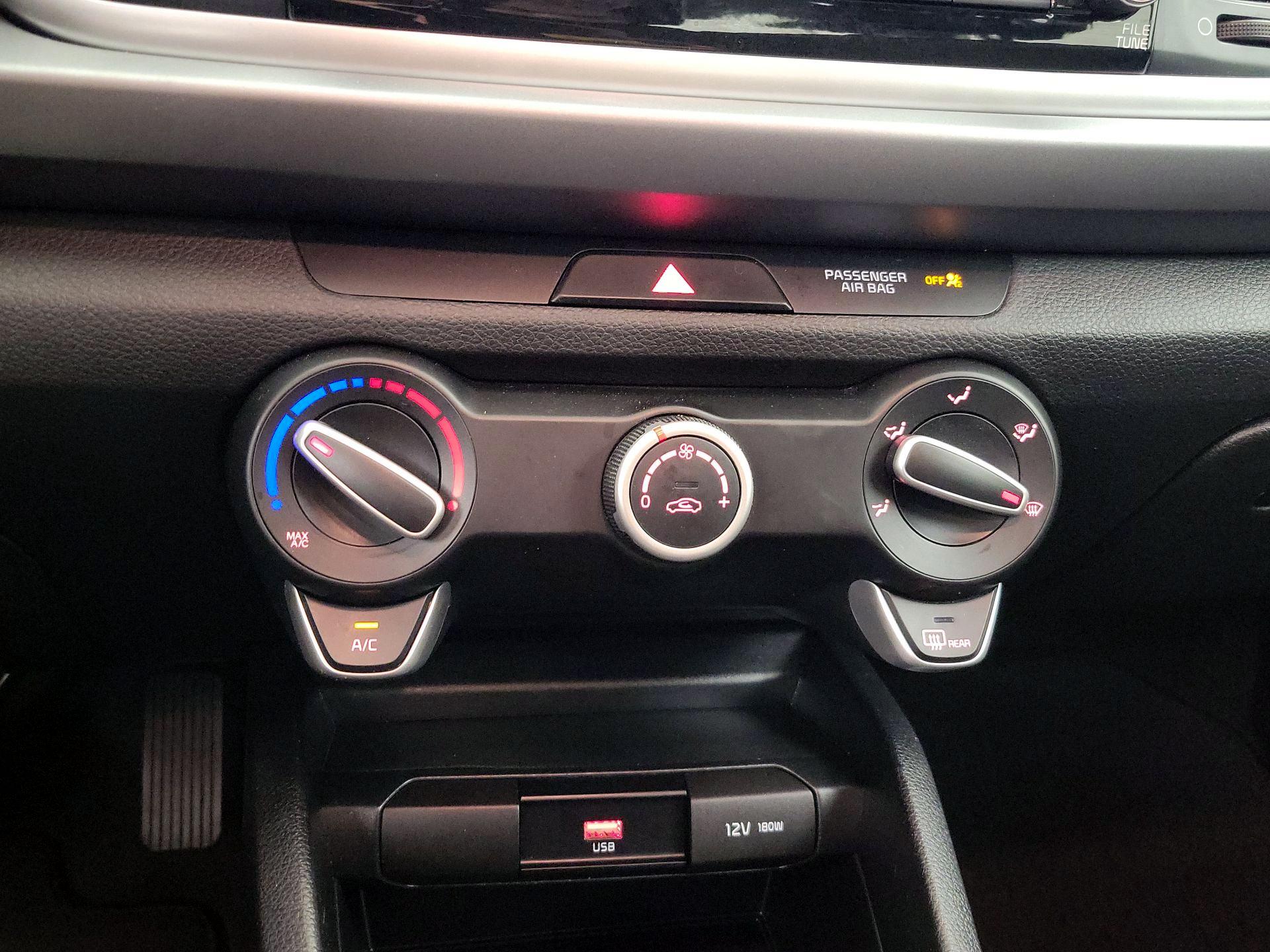 Thumbnail: 2023 Kia Rio - 16