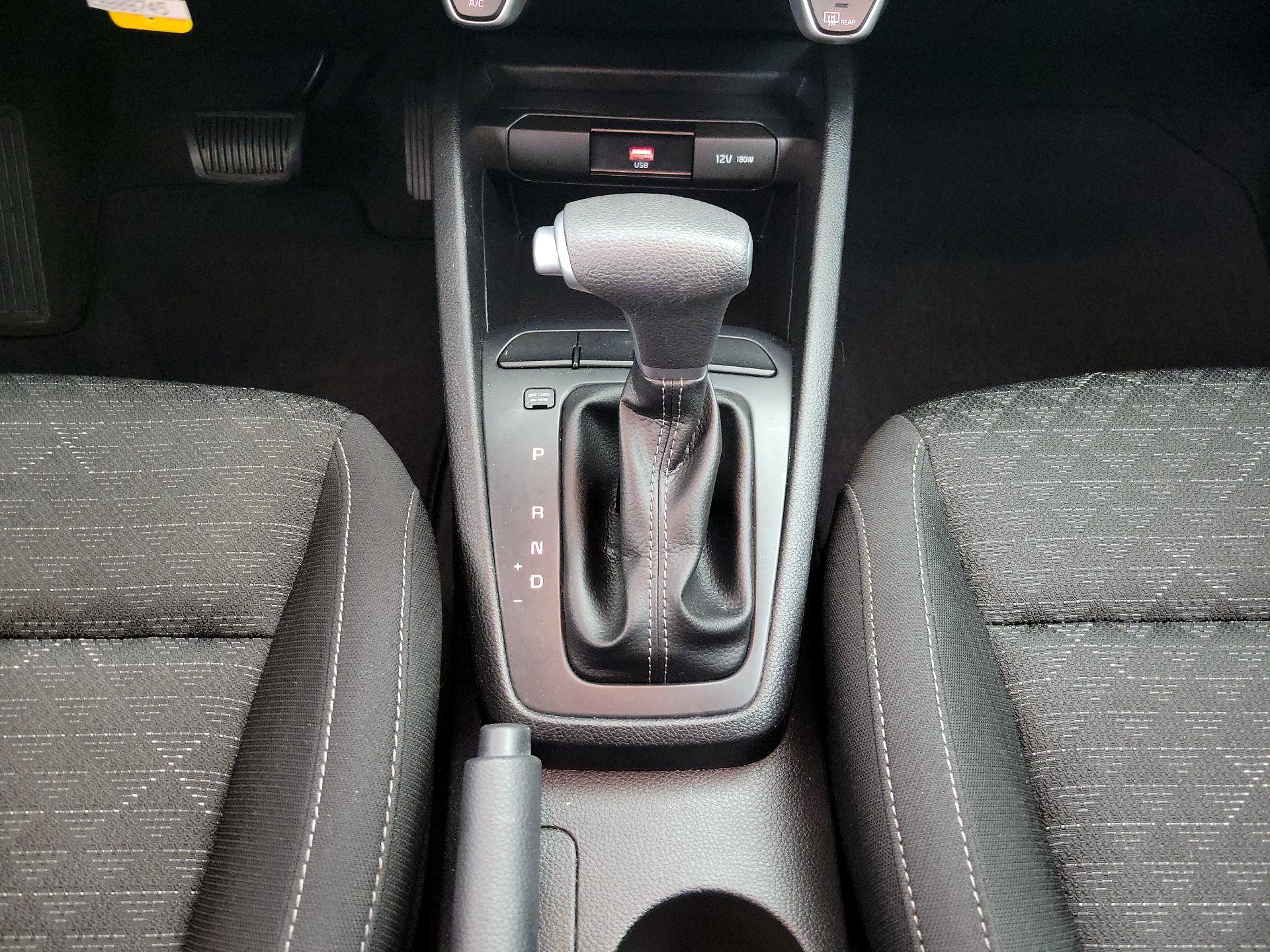 Thumbnail: 2023 Kia Rio - 17