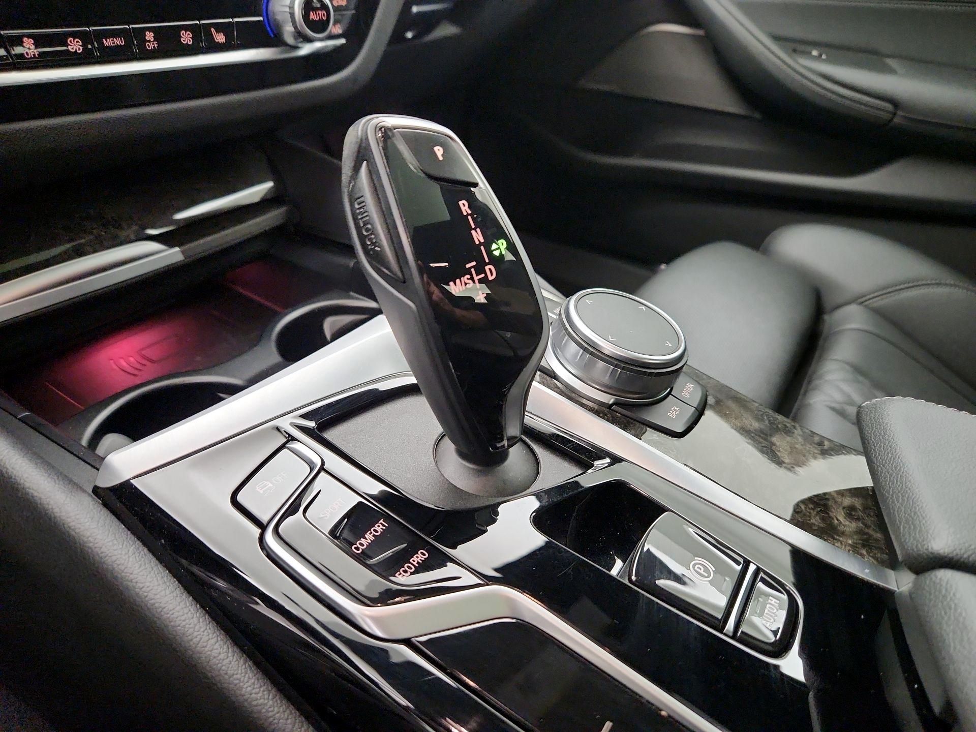 Thumbnail: 2023 BMW 5 Series - 18