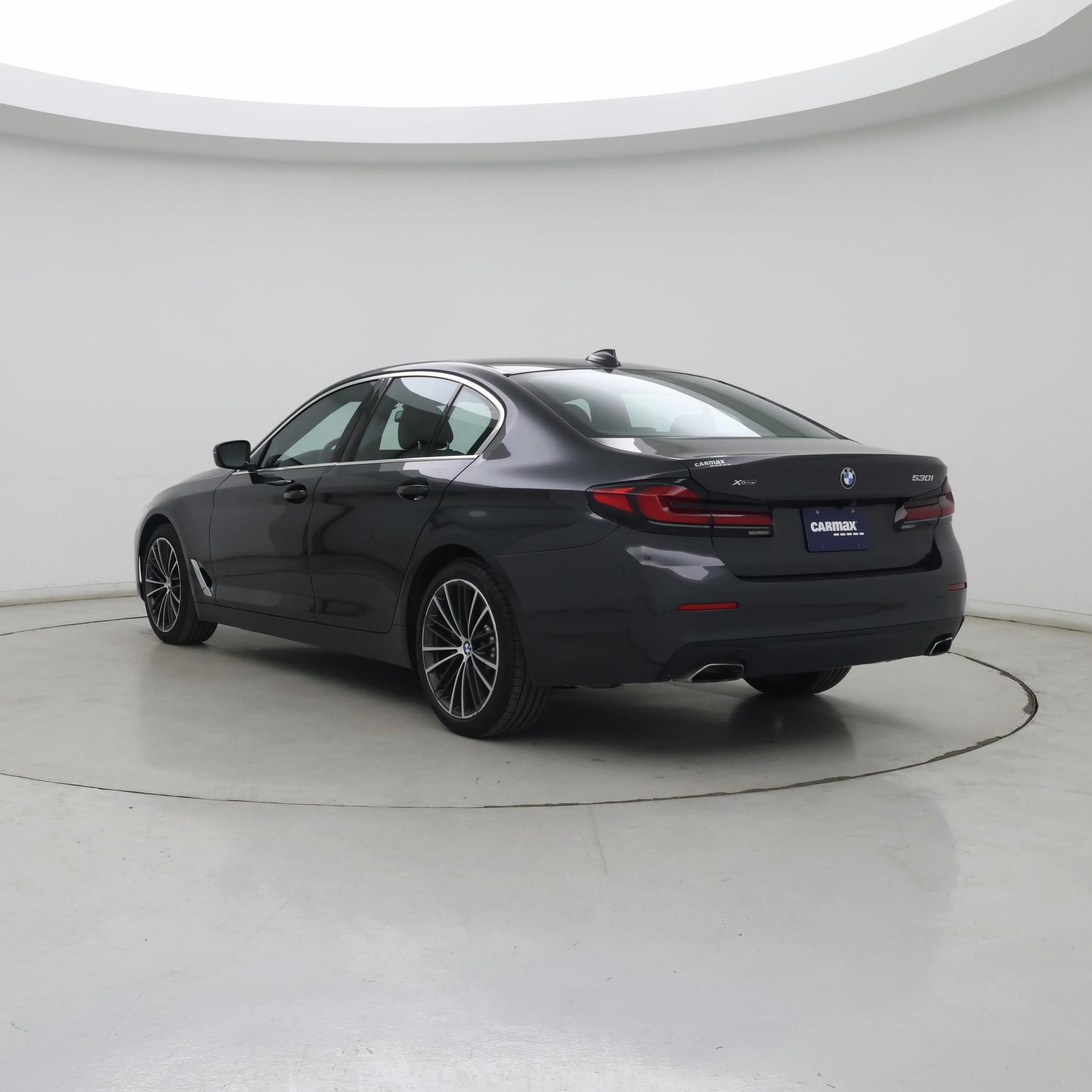Thumbnail: 2023 BMW 5 Series - 2