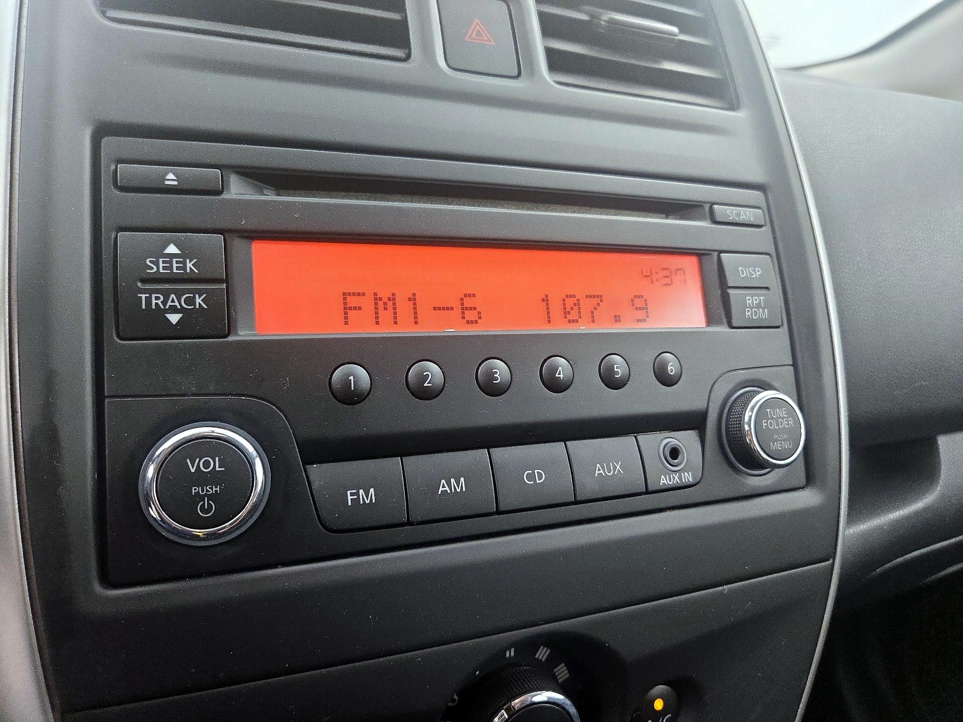 Thumbnail: 2015 Nissan Versa Note - 14