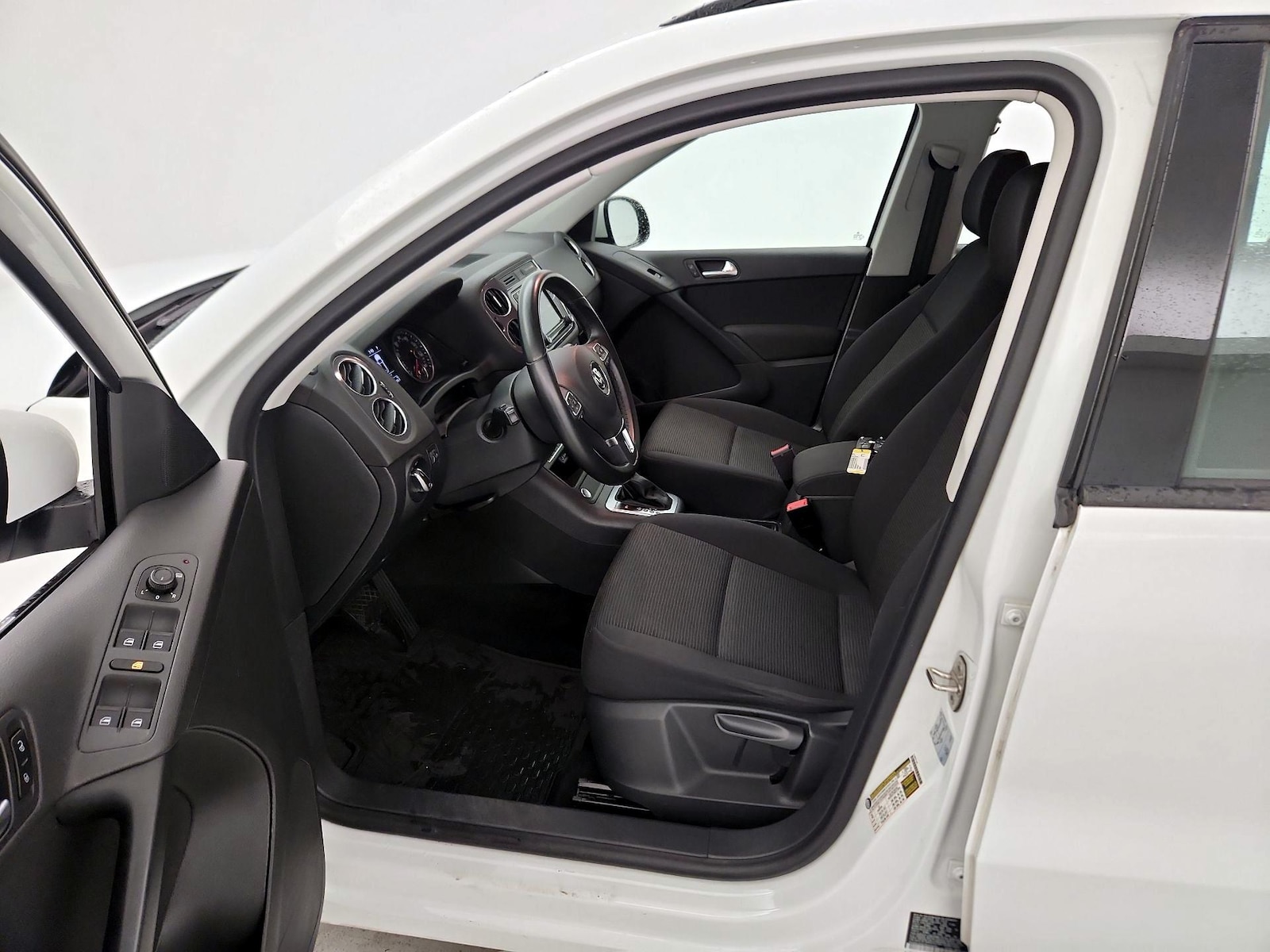 2017 Volkswagen Tiguan Limited Base - Photo 12