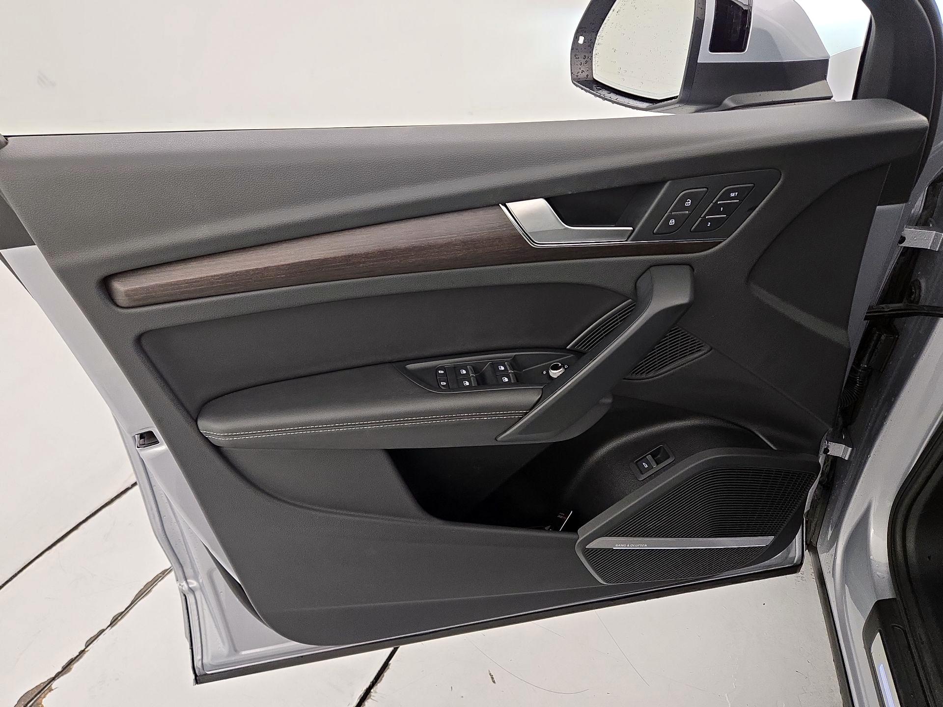 Thumbnail: 2023 Audi Q5 - 12