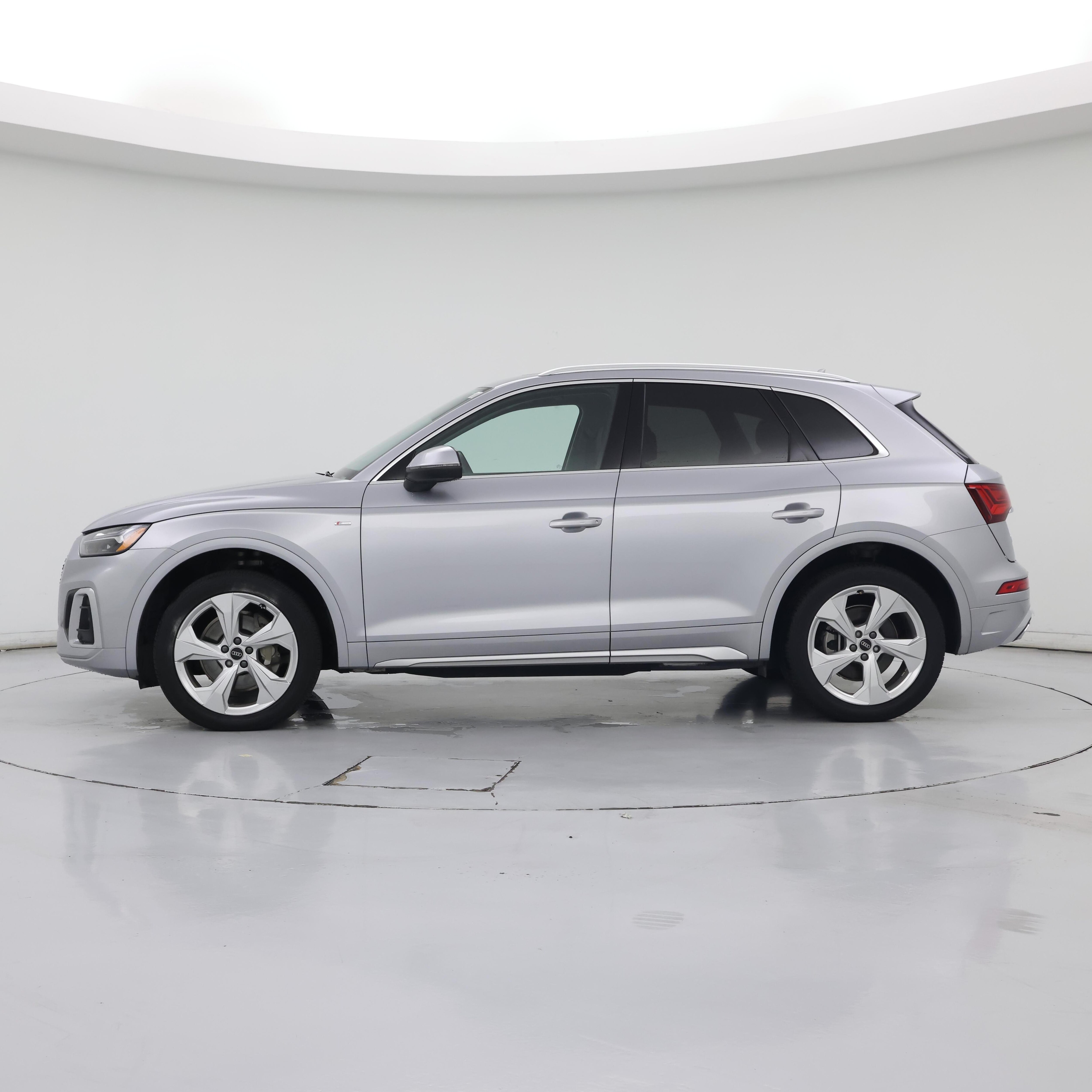 Thumbnail: 2023 Audi Q5 - 3