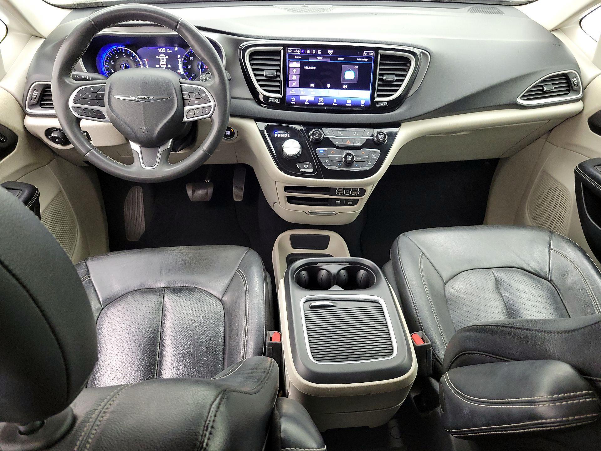 Thumbnail: 2022 Chrysler Pacifica - 9