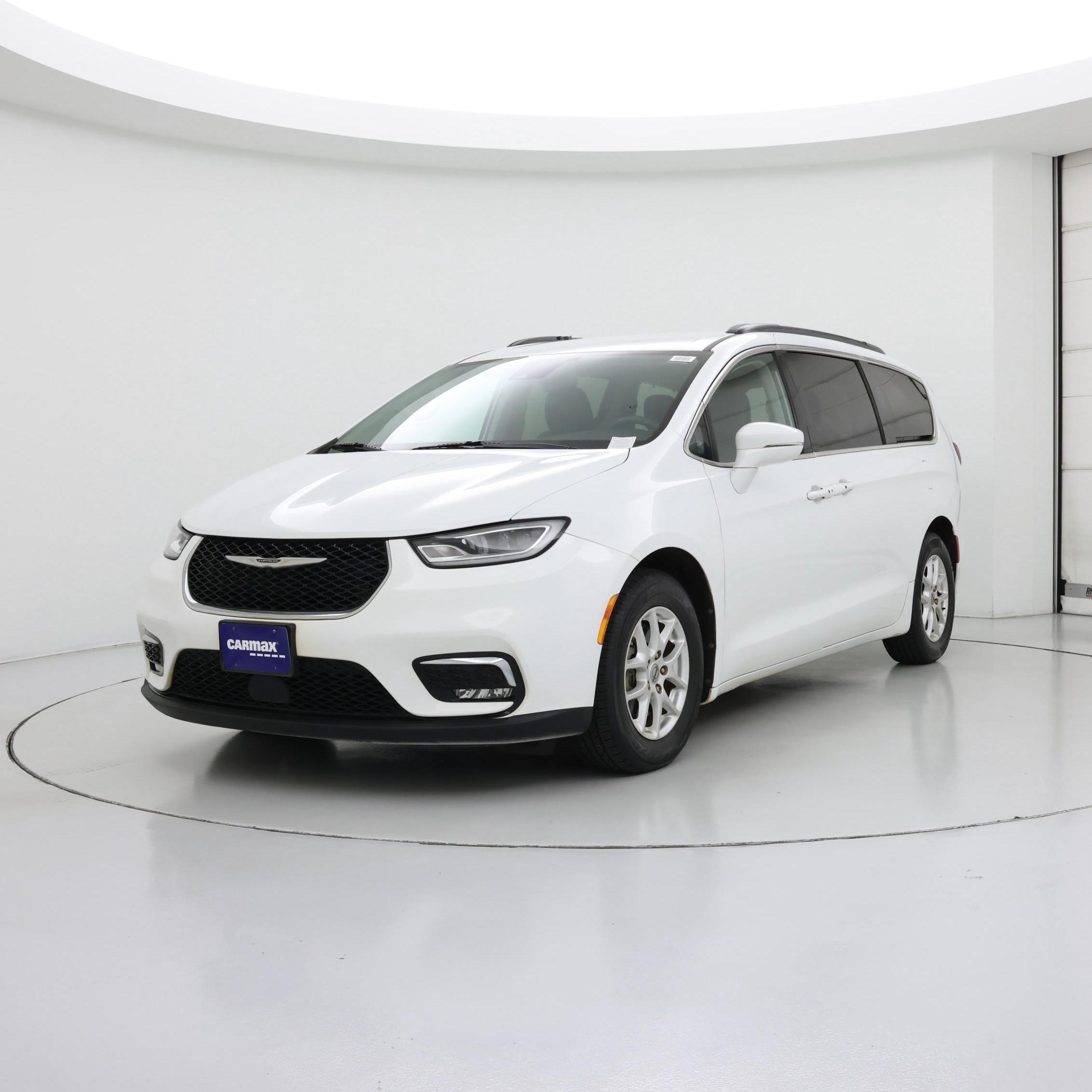 Thumbnail: 2022 Chrysler Pacifica - 4