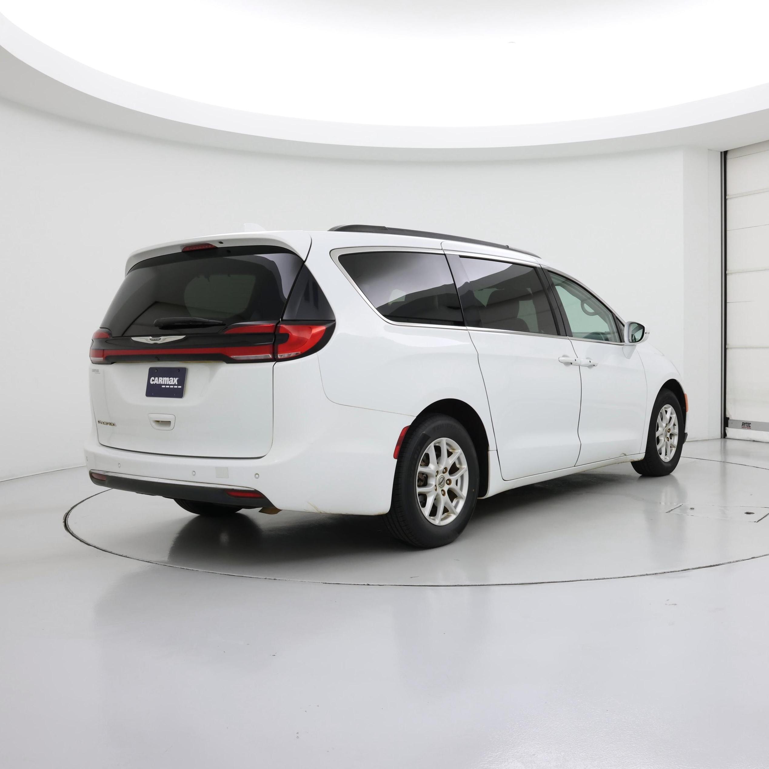 Thumbnail: 2022 Chrysler Pacifica - 8