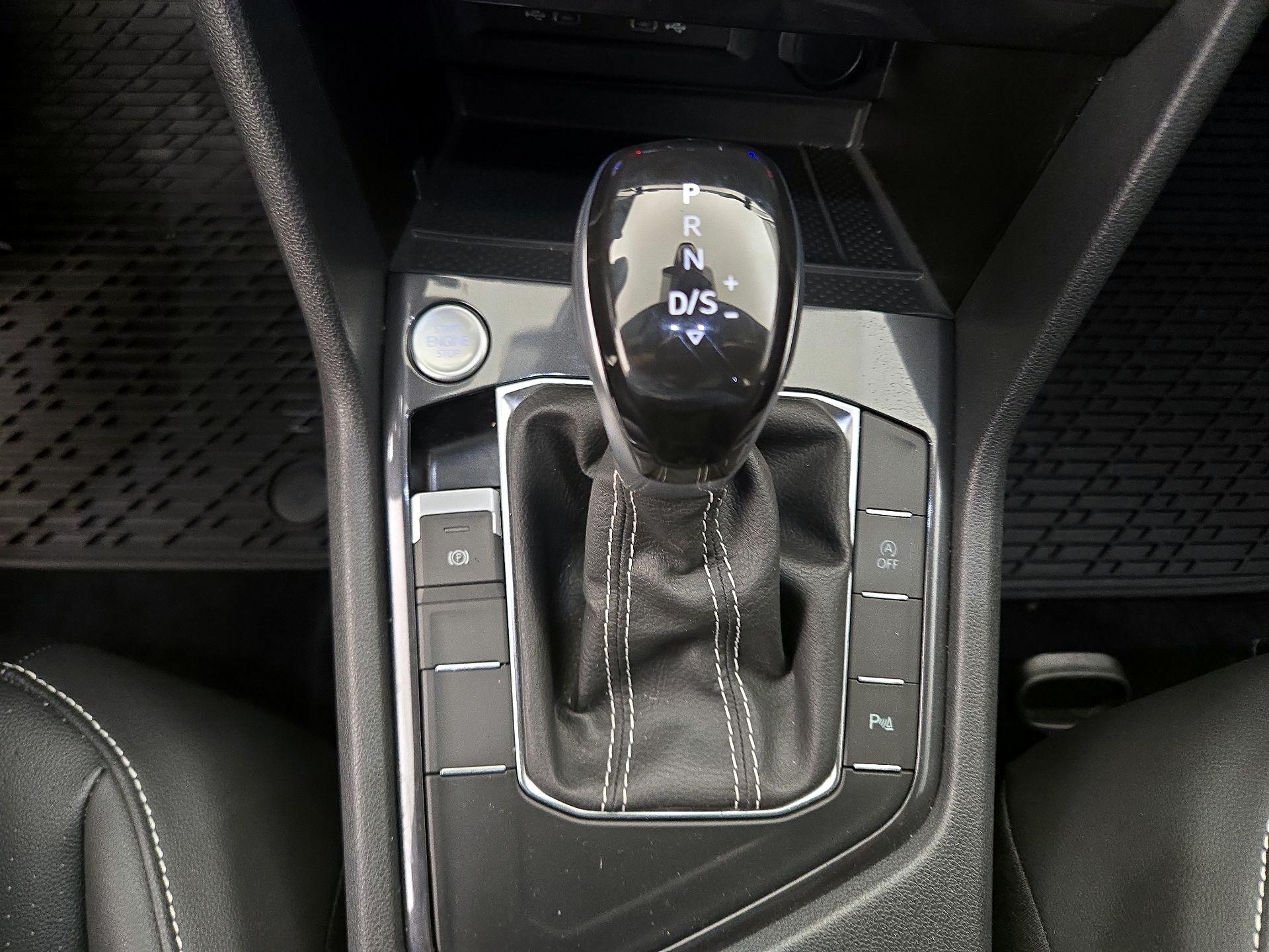 Thumbnail: 2024 Volkswagen Tiguan - 17