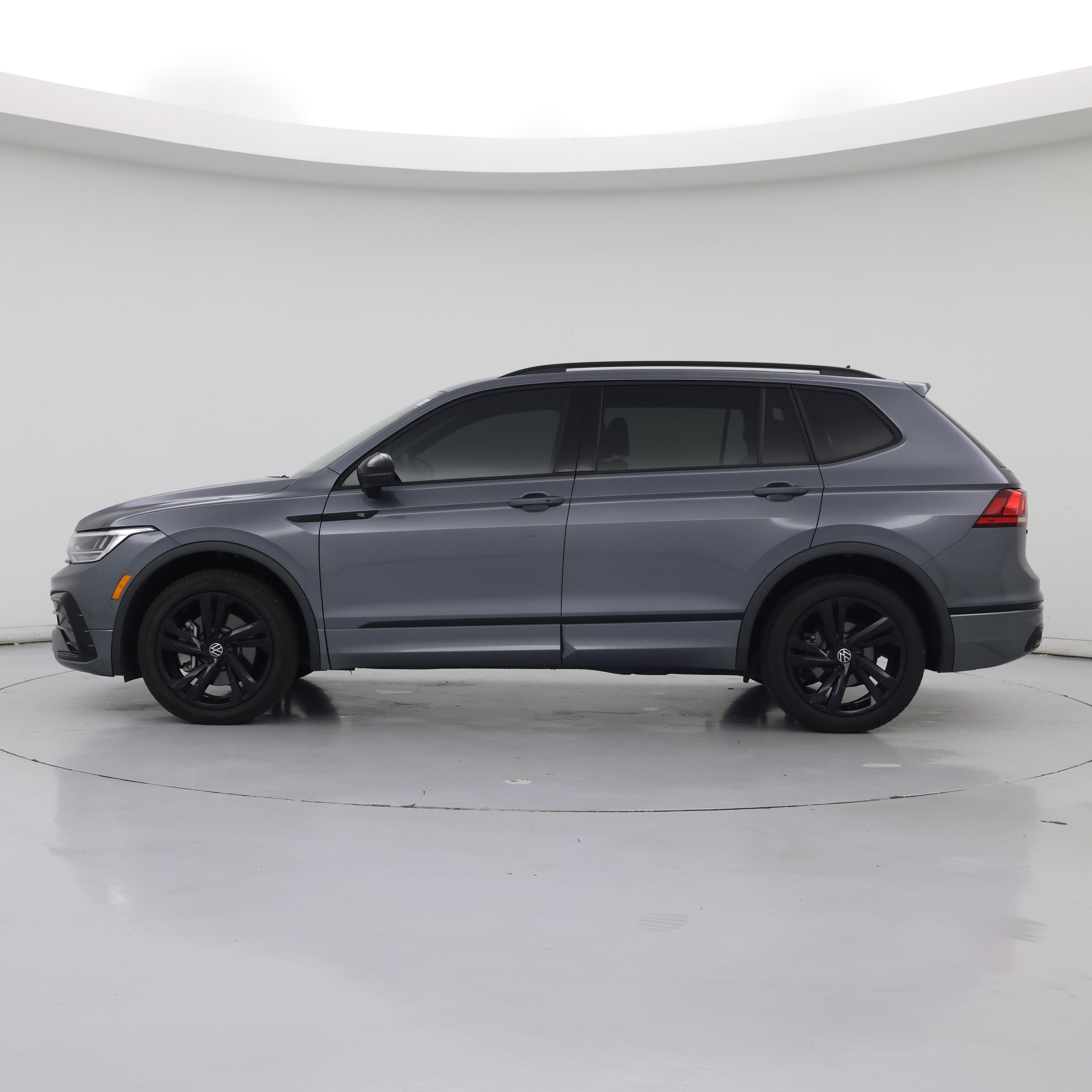 Thumbnail: 2024 Volkswagen Tiguan - 3