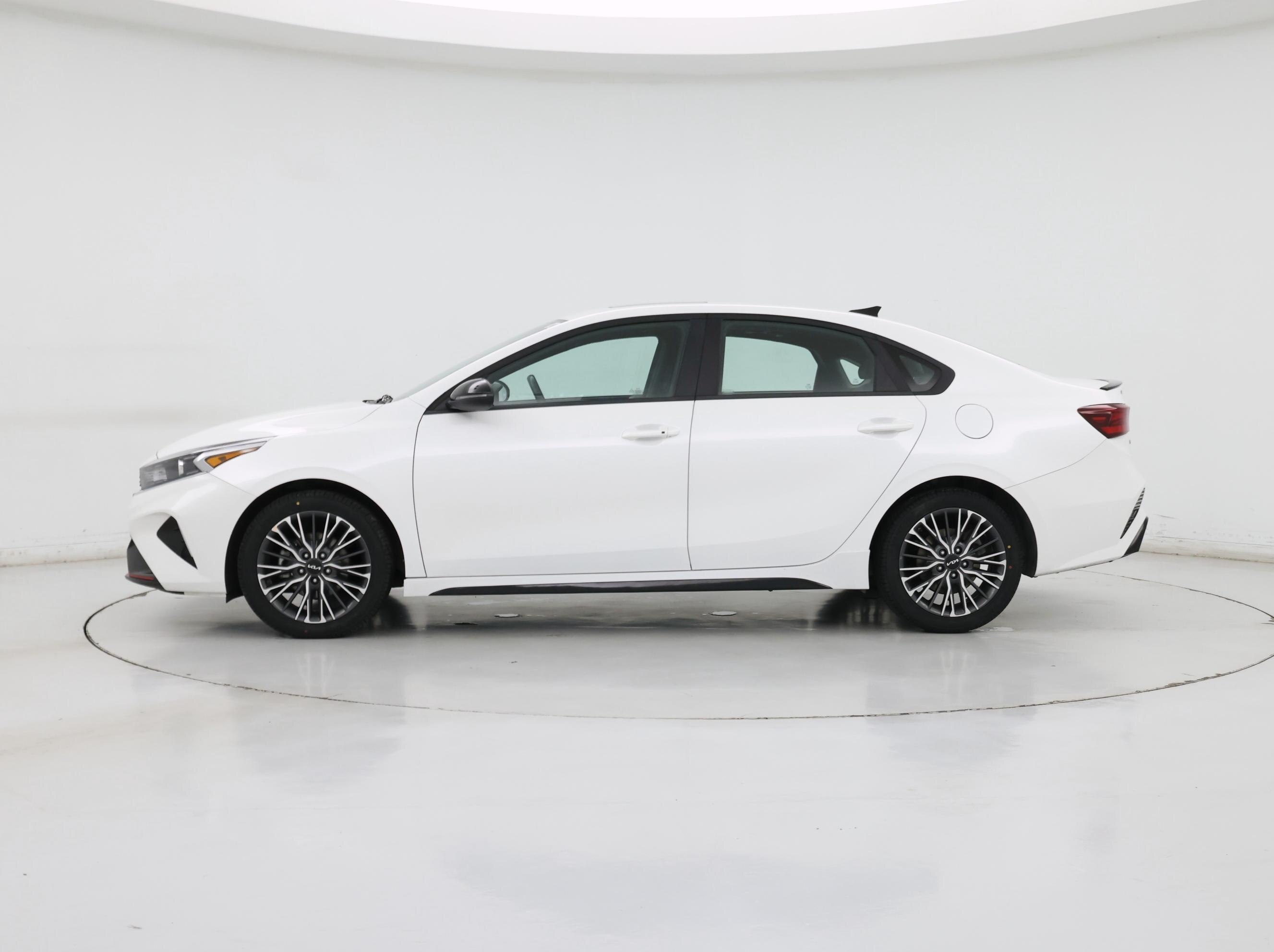 Thumbnail: 2024 Kia Forte - 3