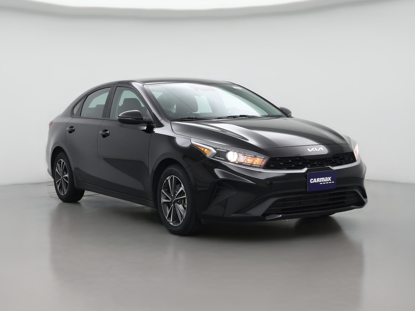 2023 Kia Forte LXS - Photo 1