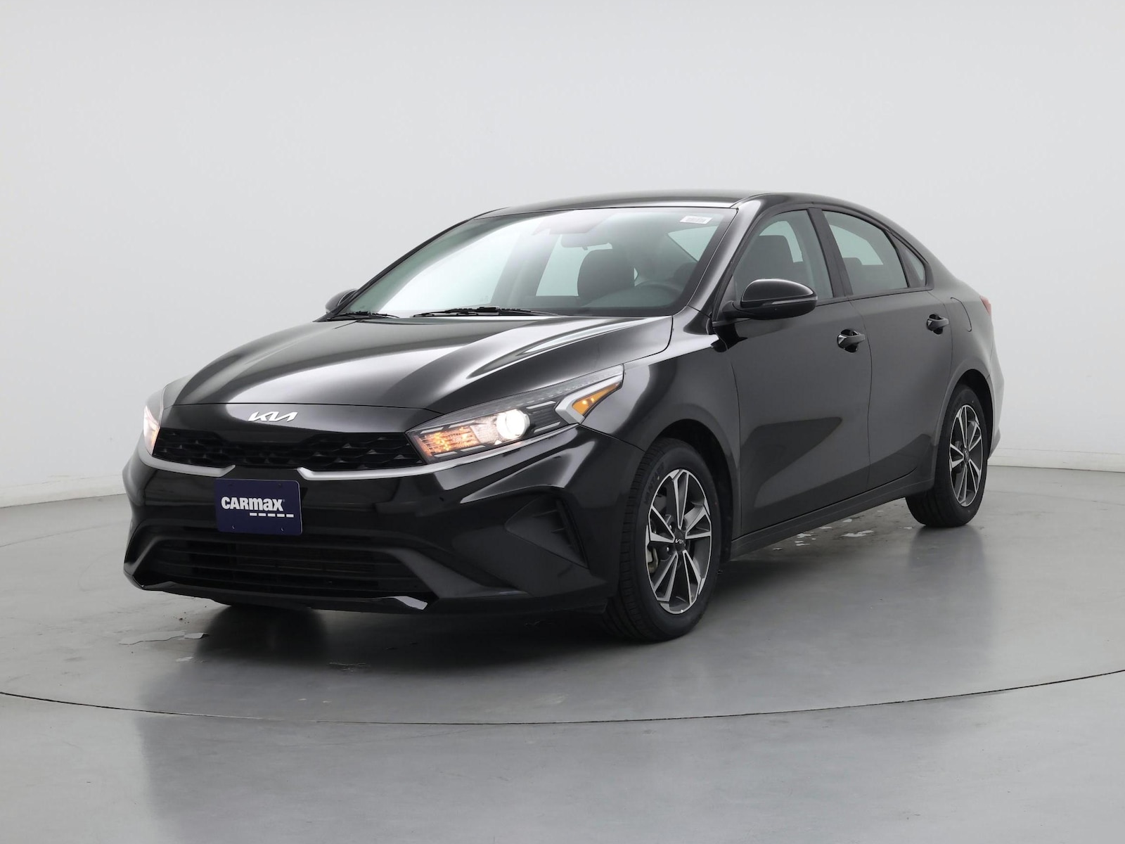 2023 Kia Forte LXS - Photo 5