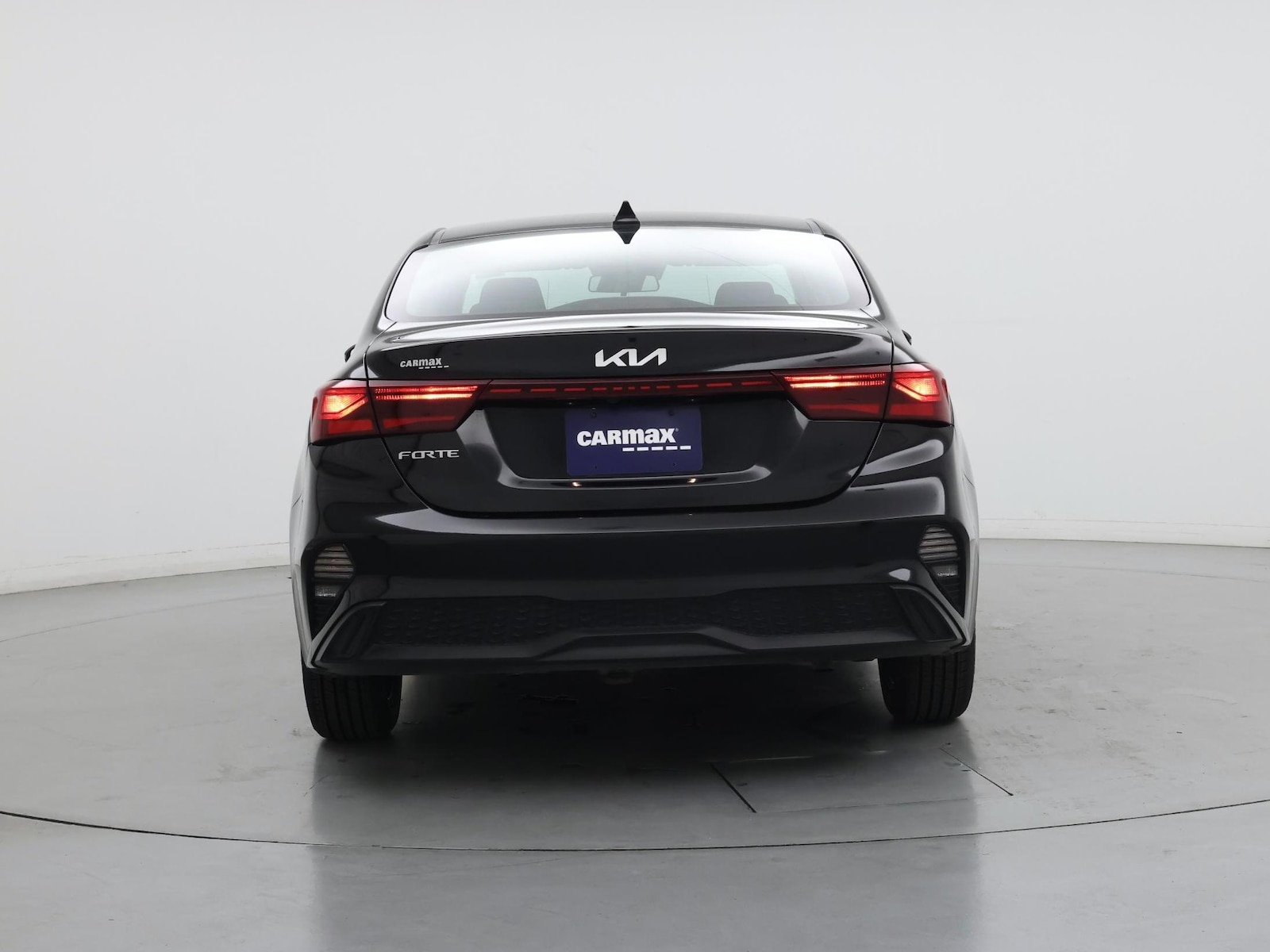 2023 Kia Forte LXS - Photo 7