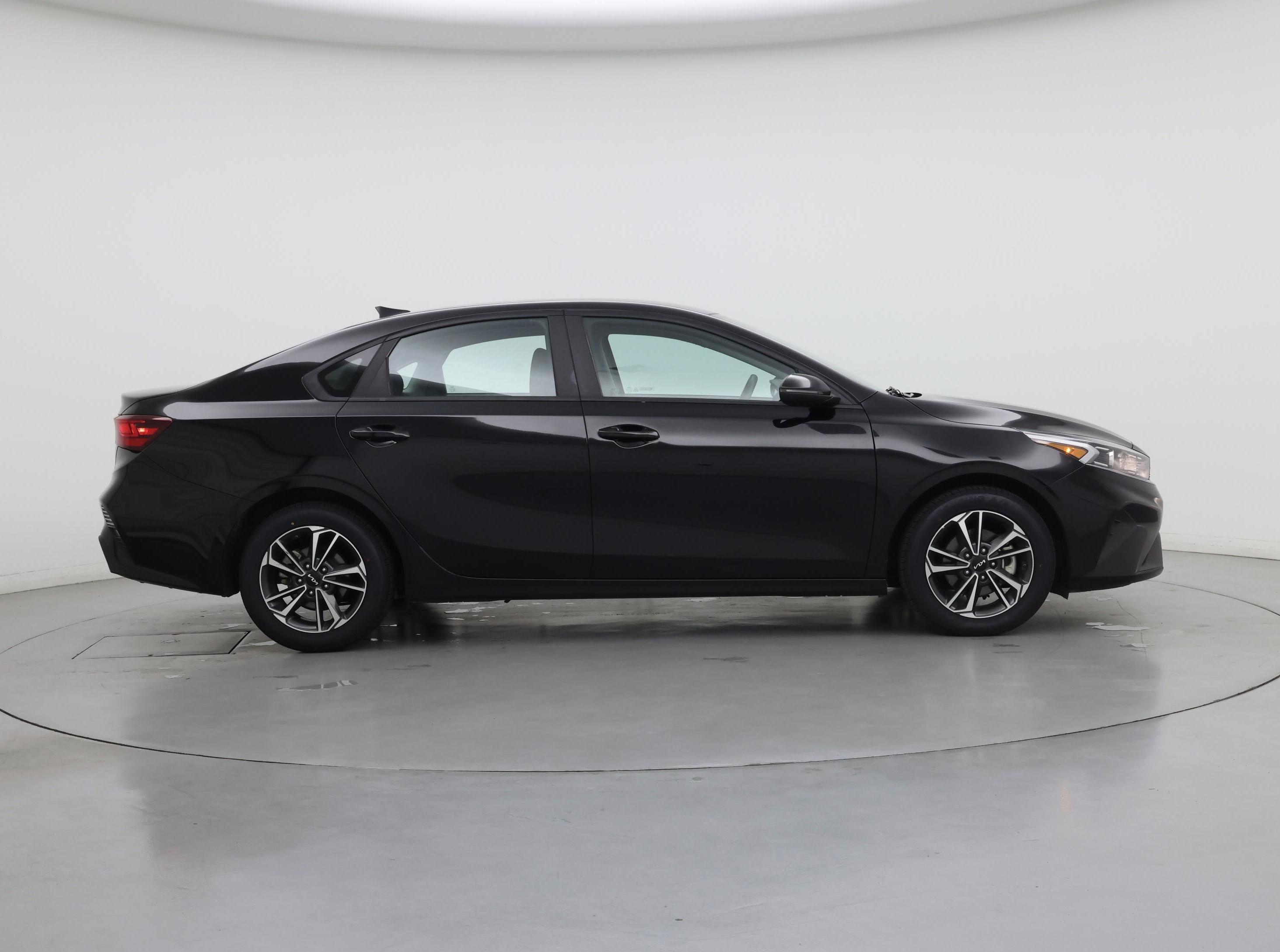 Thumbnail: 2023 Kia Forte - 7