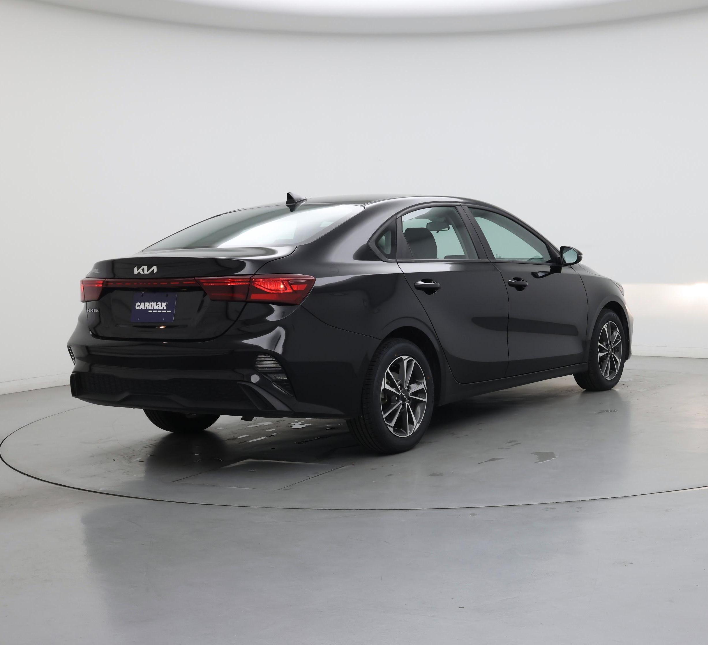 Thumbnail: 2023 Kia Forte - 8