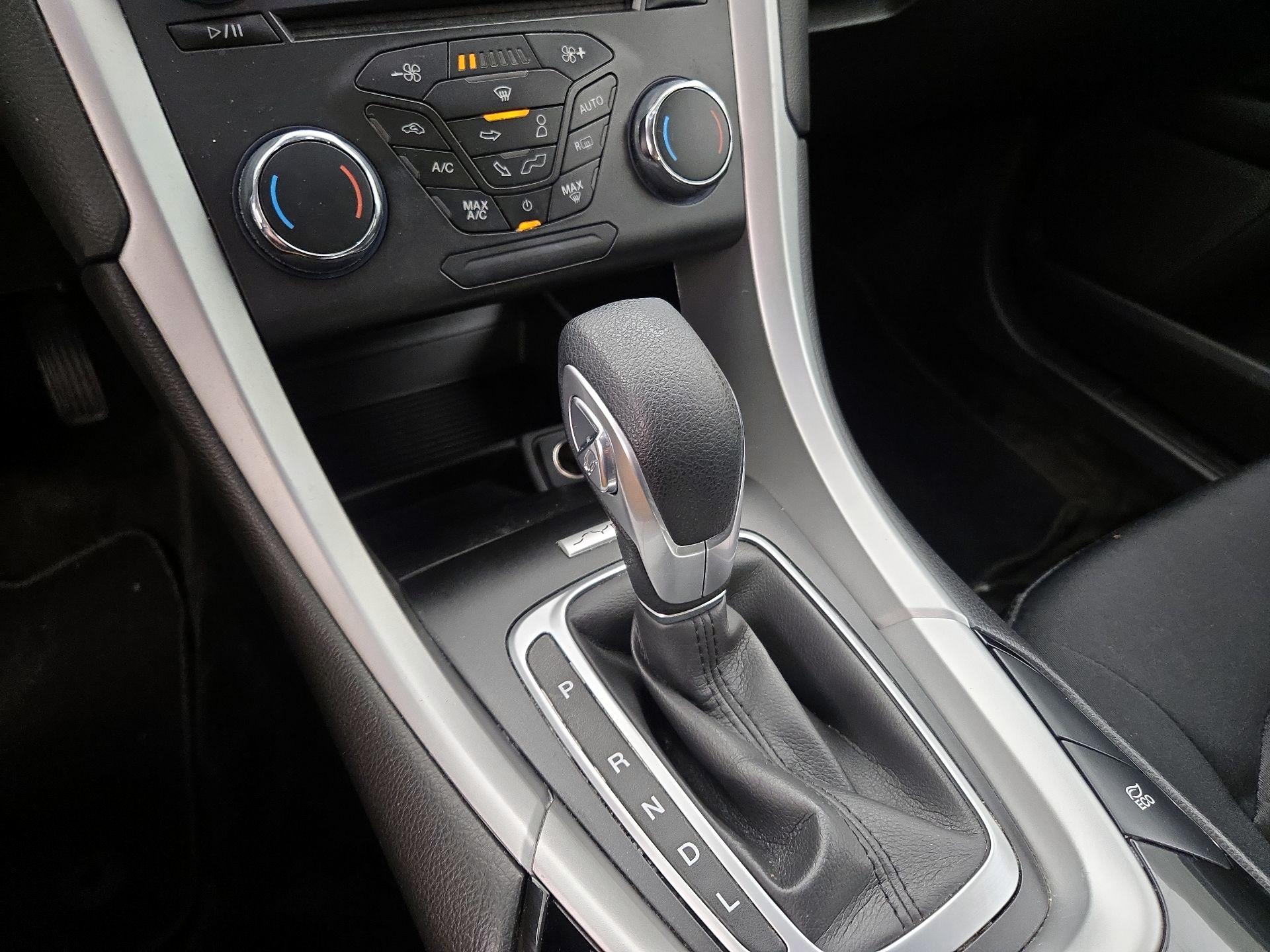 Thumbnail: 2016 Ford Fusion - 17