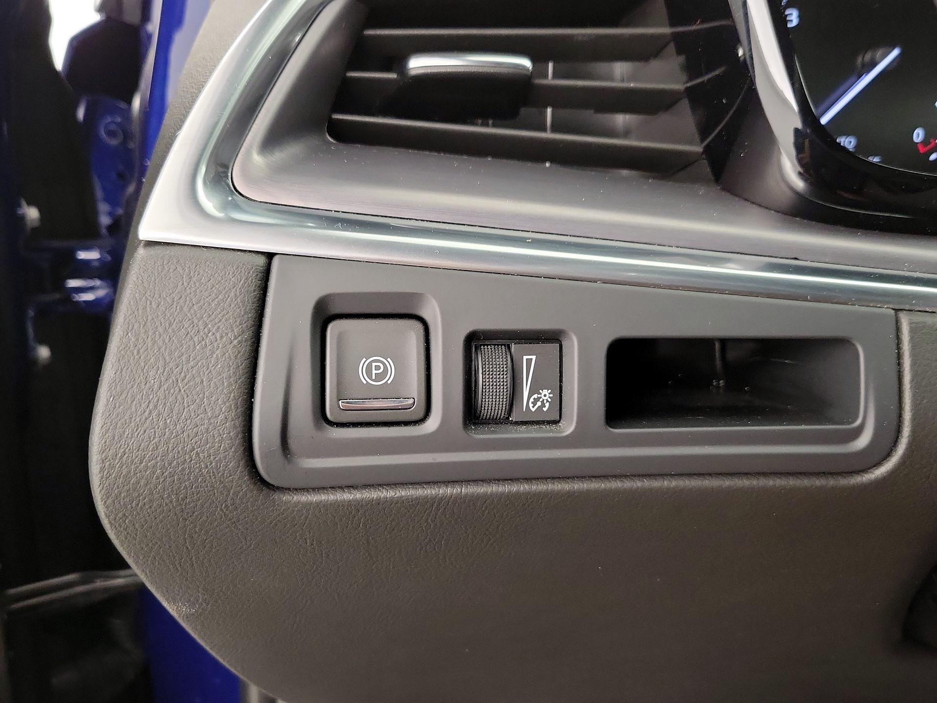 Thumbnail: 2024 Cadillac XT5 - 13