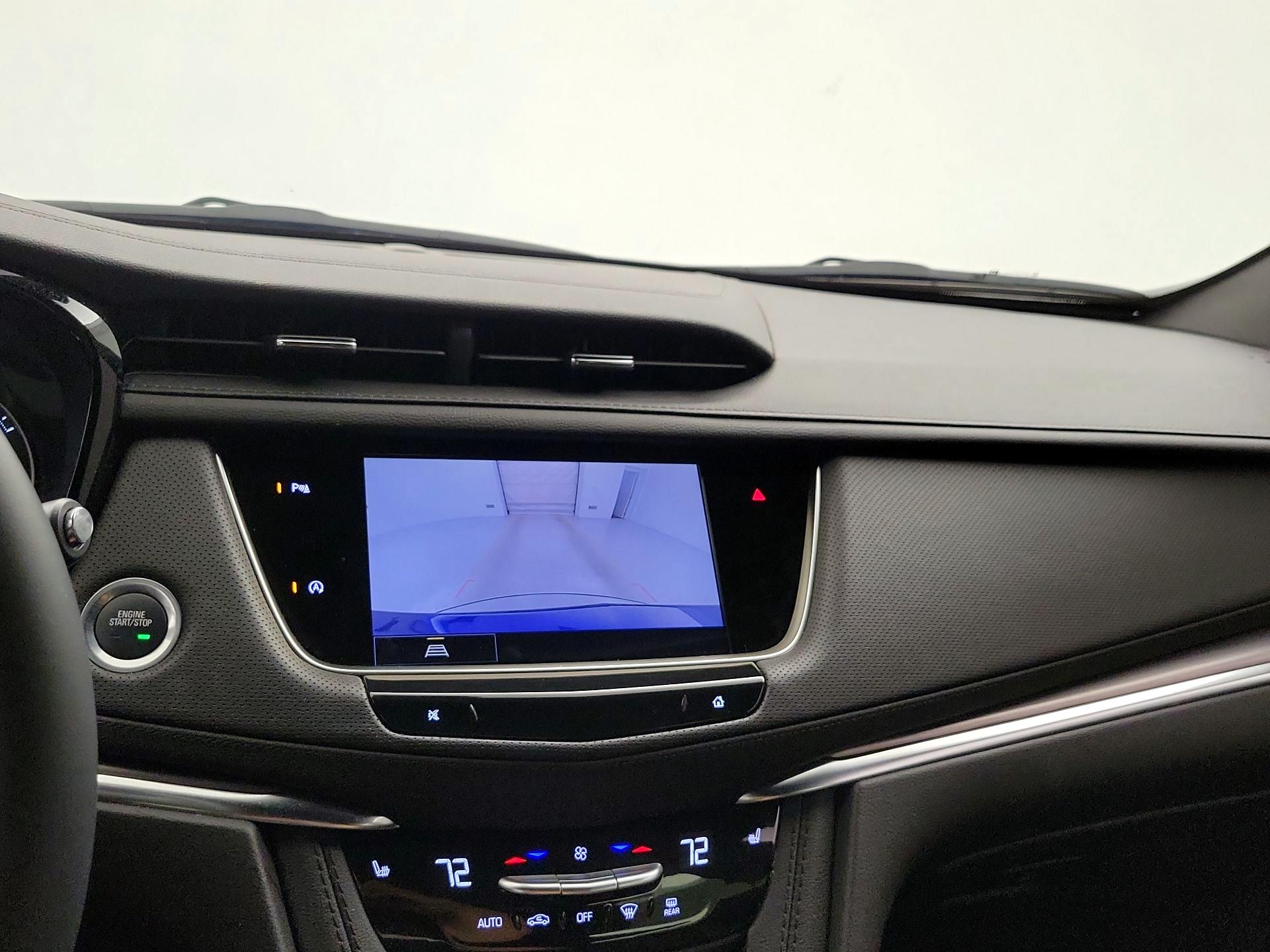 Thumbnail: 2024 Cadillac XT5 - 15